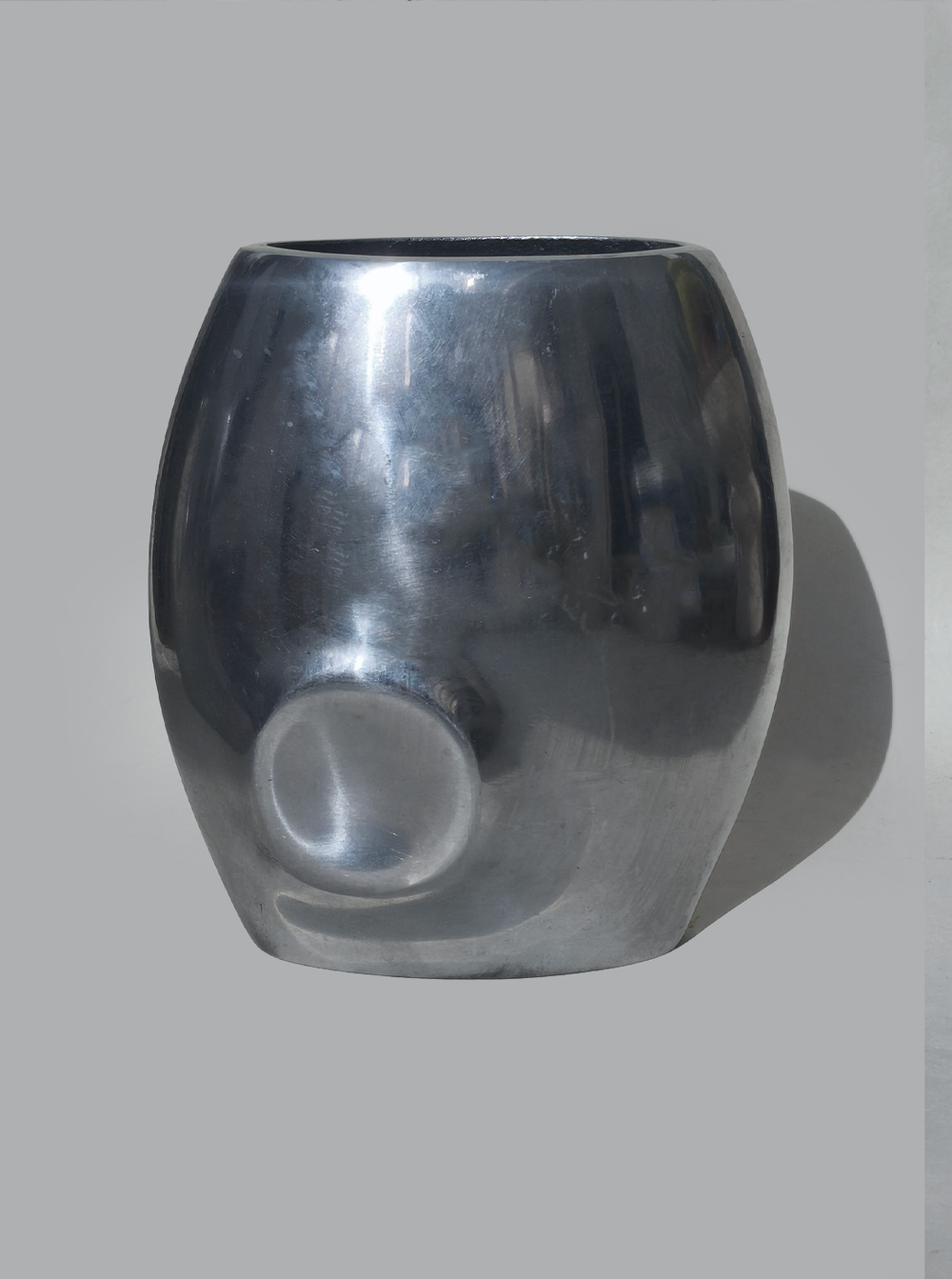les-objoies-pair-modern-small-vases-8.webp