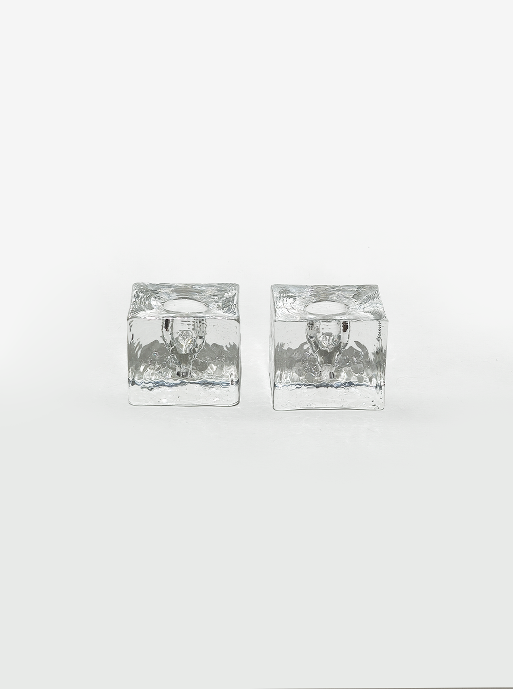 les-objoies-ice-cube-candle-glass-holder-3.webp