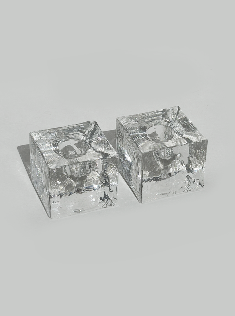 les-objoies-ice-cube-candle-glass-holder-1.webp