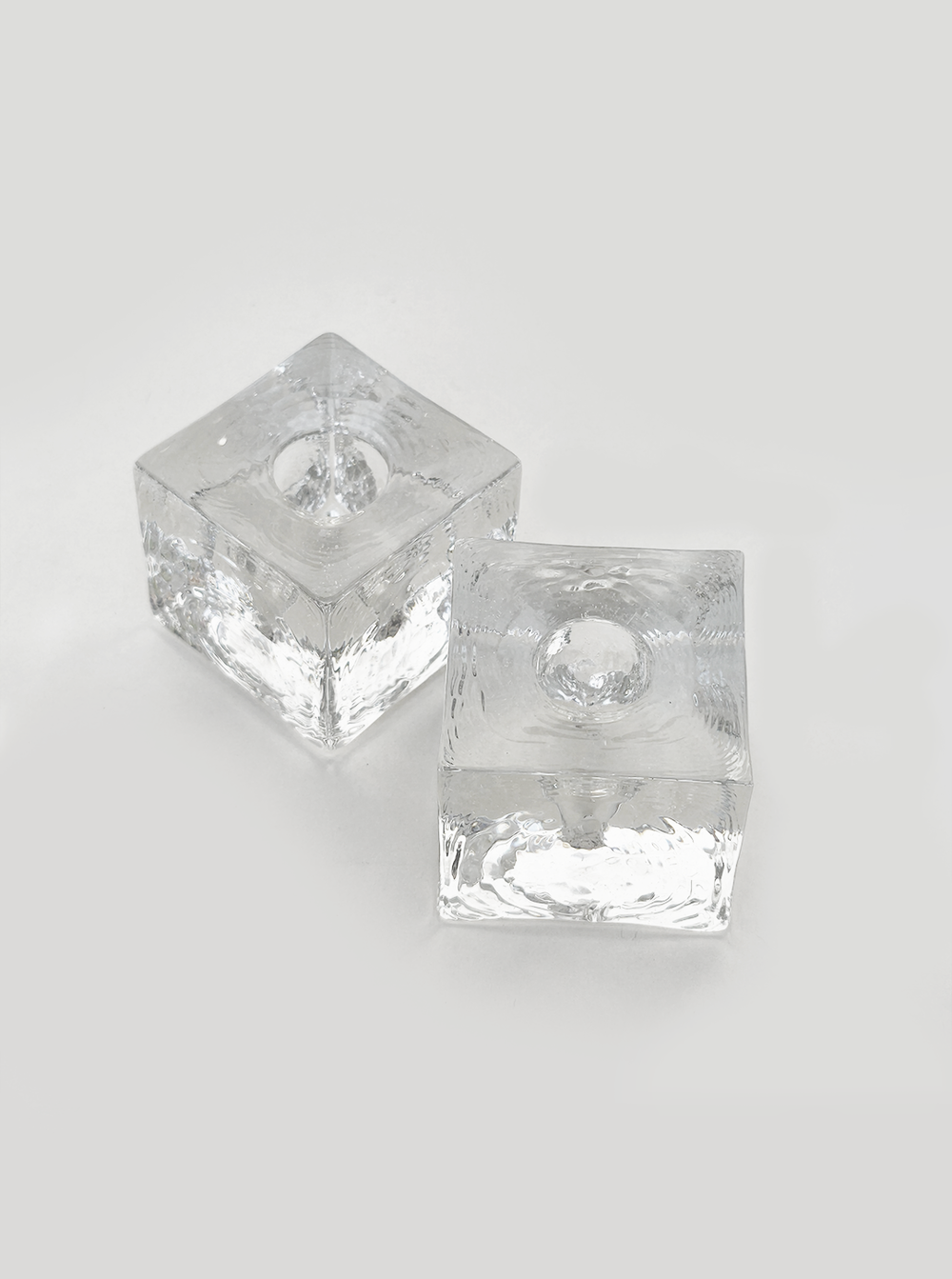 les-objoies-ice-cube-candle-glass-holder-4.webp