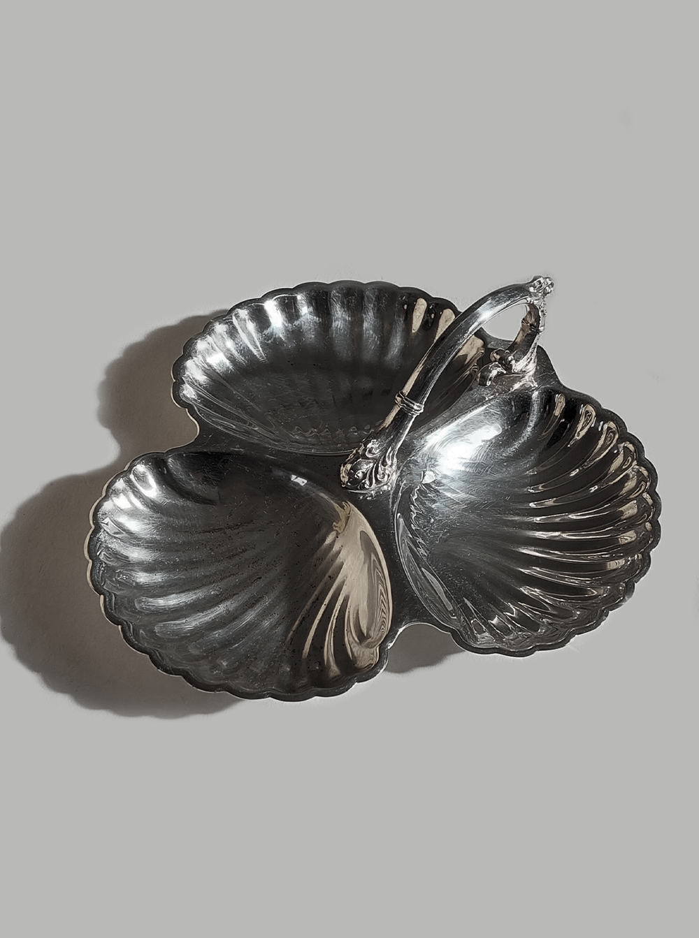 serviteur-triple-coquillage-argent-objoie-studioce-oceane-buret-4.webp