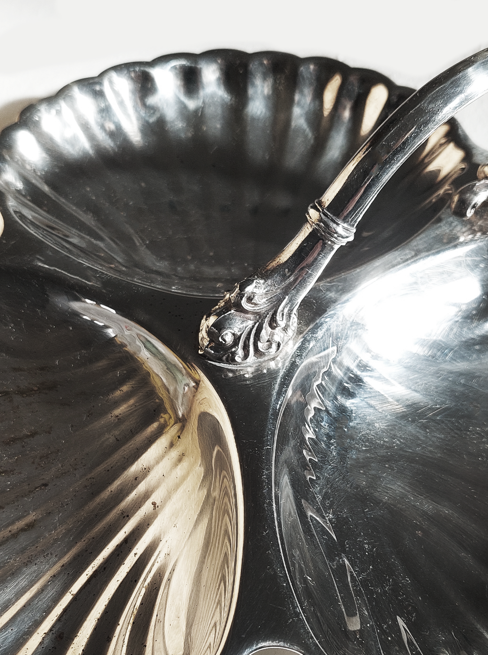 serviteur-triple-coquillage-argent-objoie-studioce-oceane-buret-5.webp