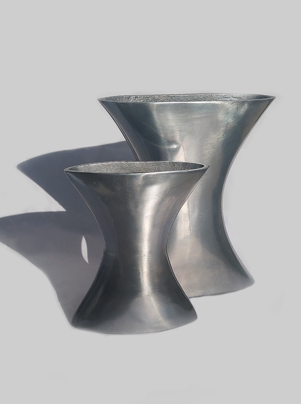 vase-tamp-tamp-acier-studioce-oceane-buret-3.webp