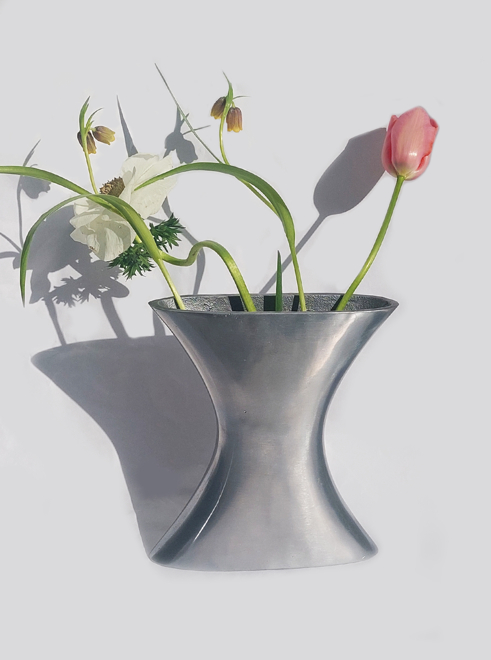 vase-tamp-tamp-acier-studioce-oceane-buret-4.webp