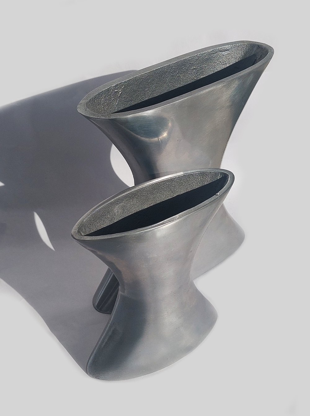 vase-tamp-tamp-acier-studioce-oceane-buret-5.webp