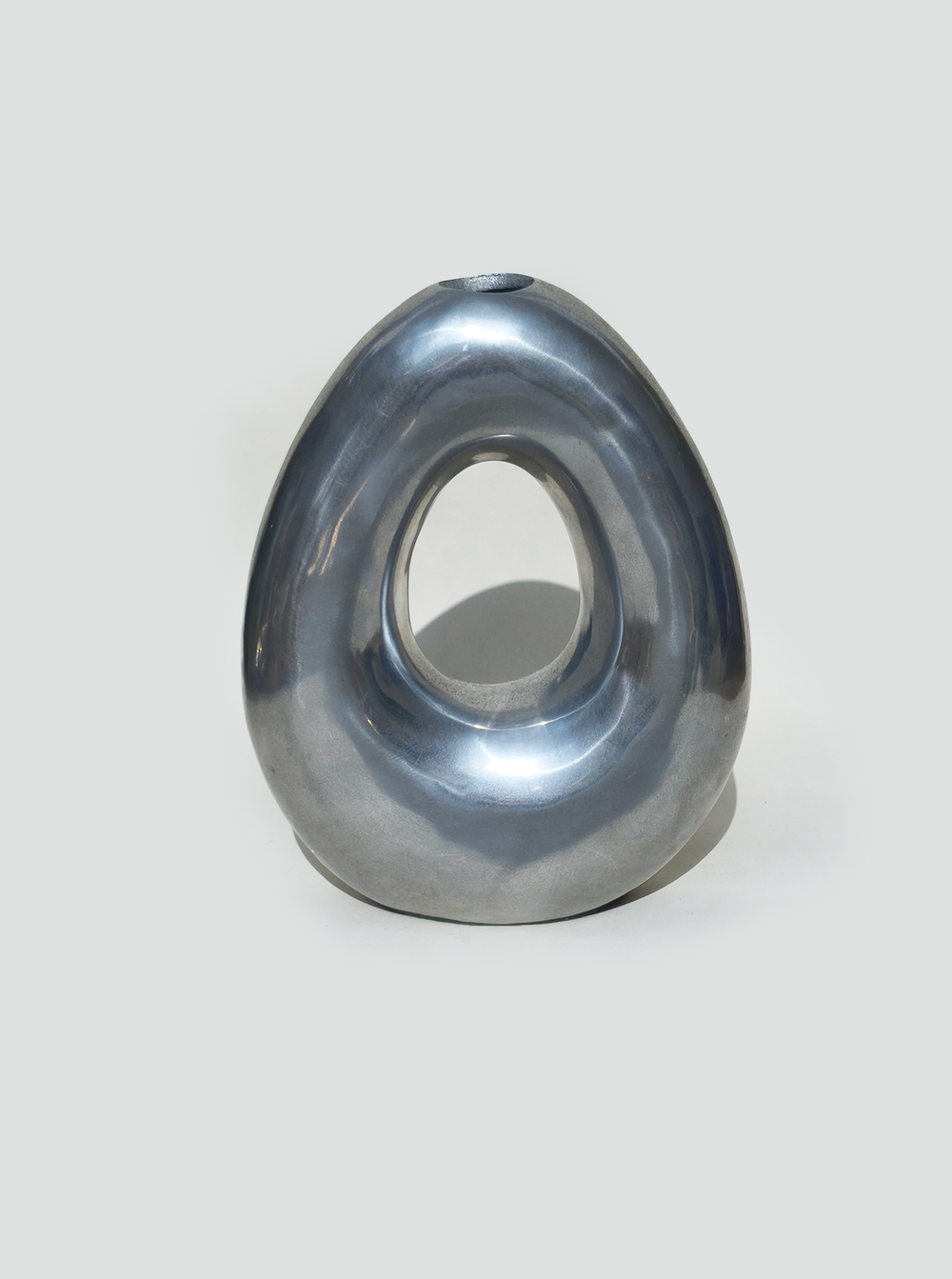 les-objoies-brass-hole-vase.webp