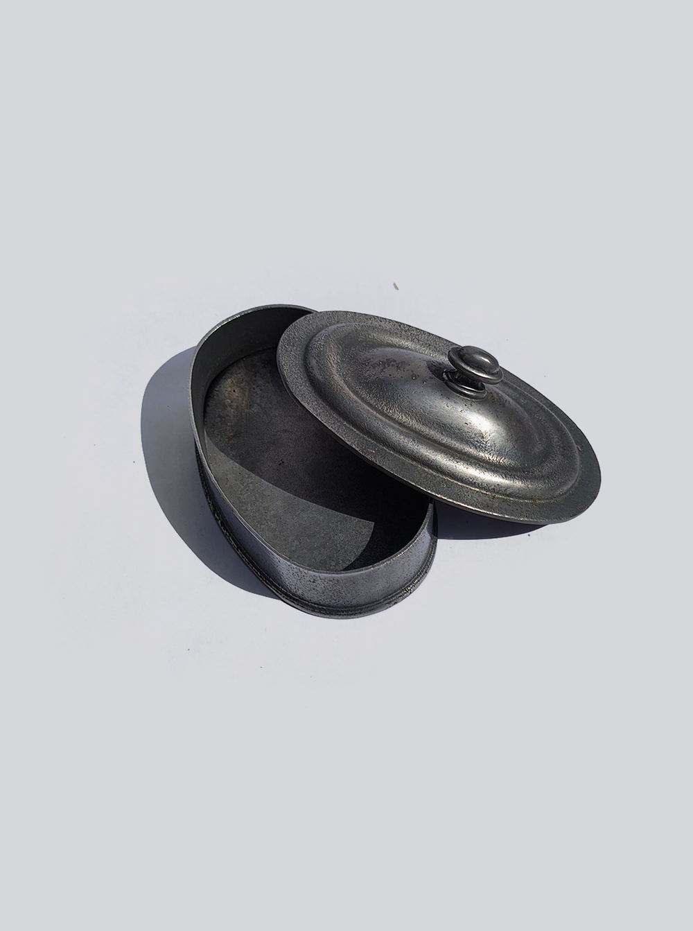 les-objoies-pewter-small-box-oval-1.webp