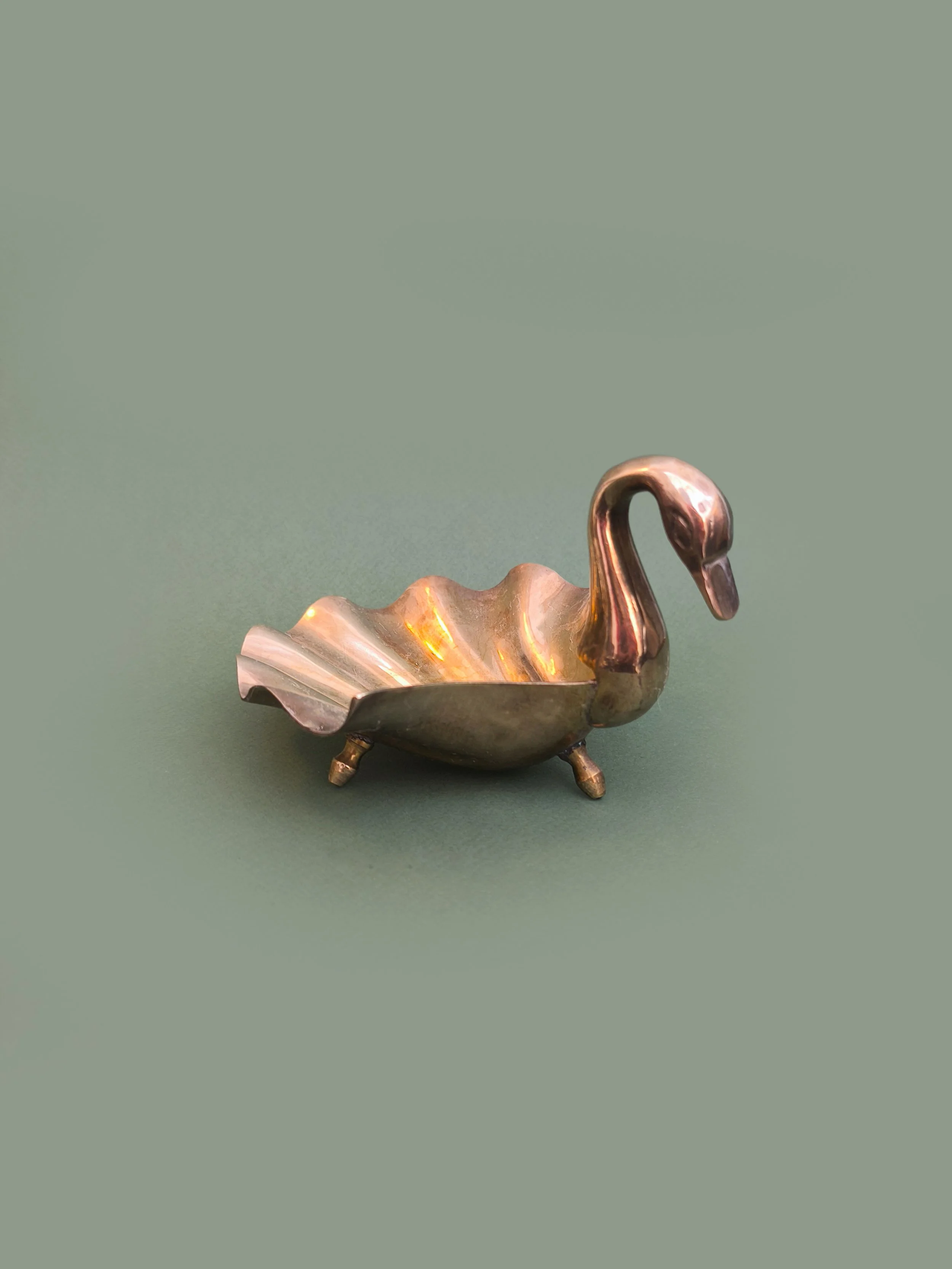 les-objoies-swan-brass-shell-2.jpg