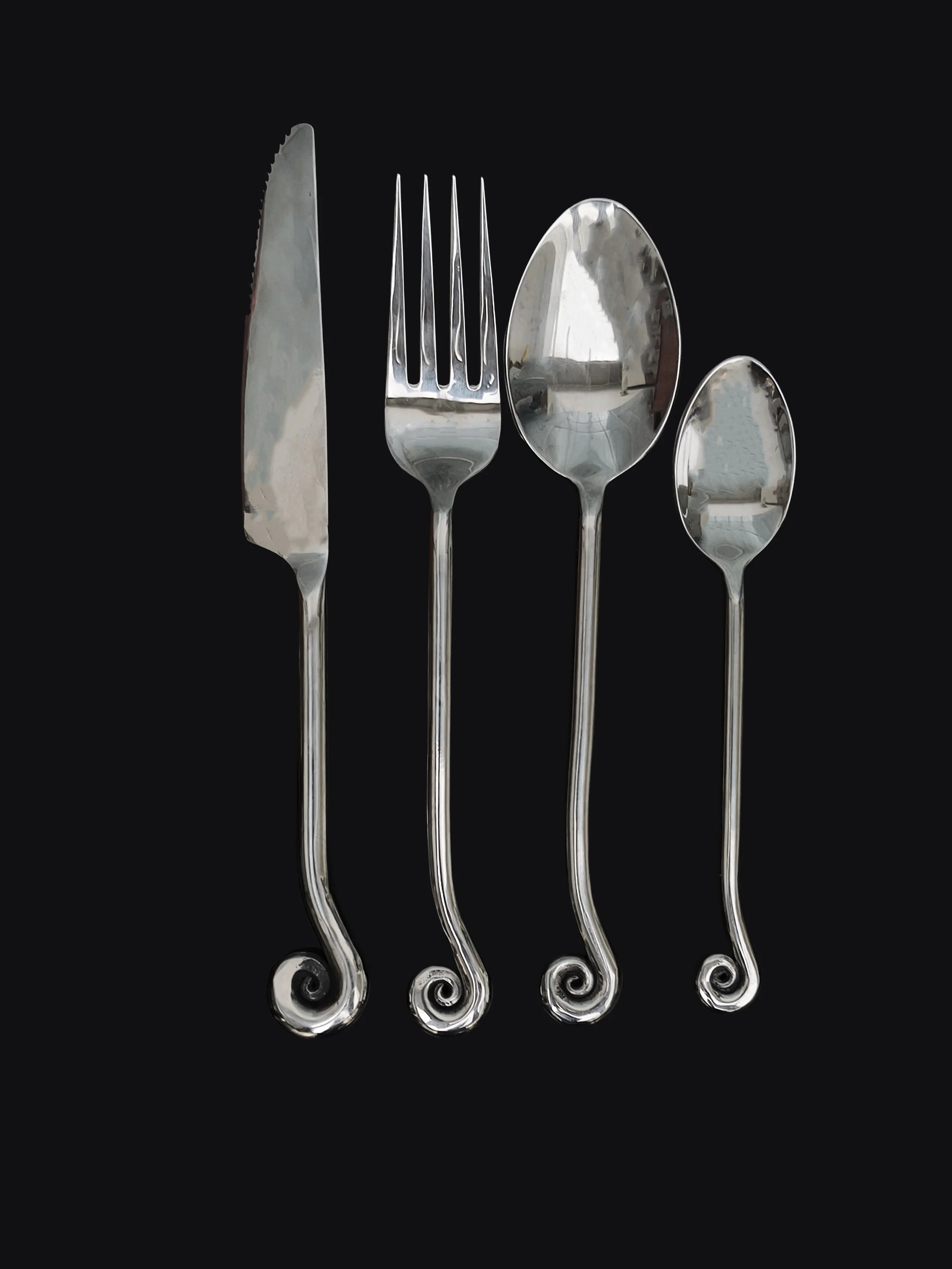 les-objoies-spiral-cutlery-set-6.jpg