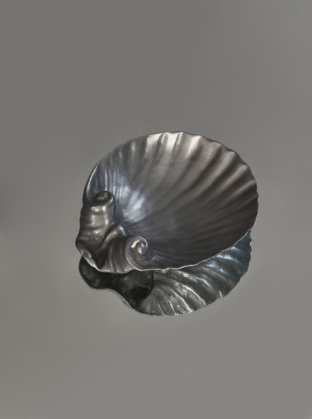 les-objoies-shell-pewter-vide-poche-1.png