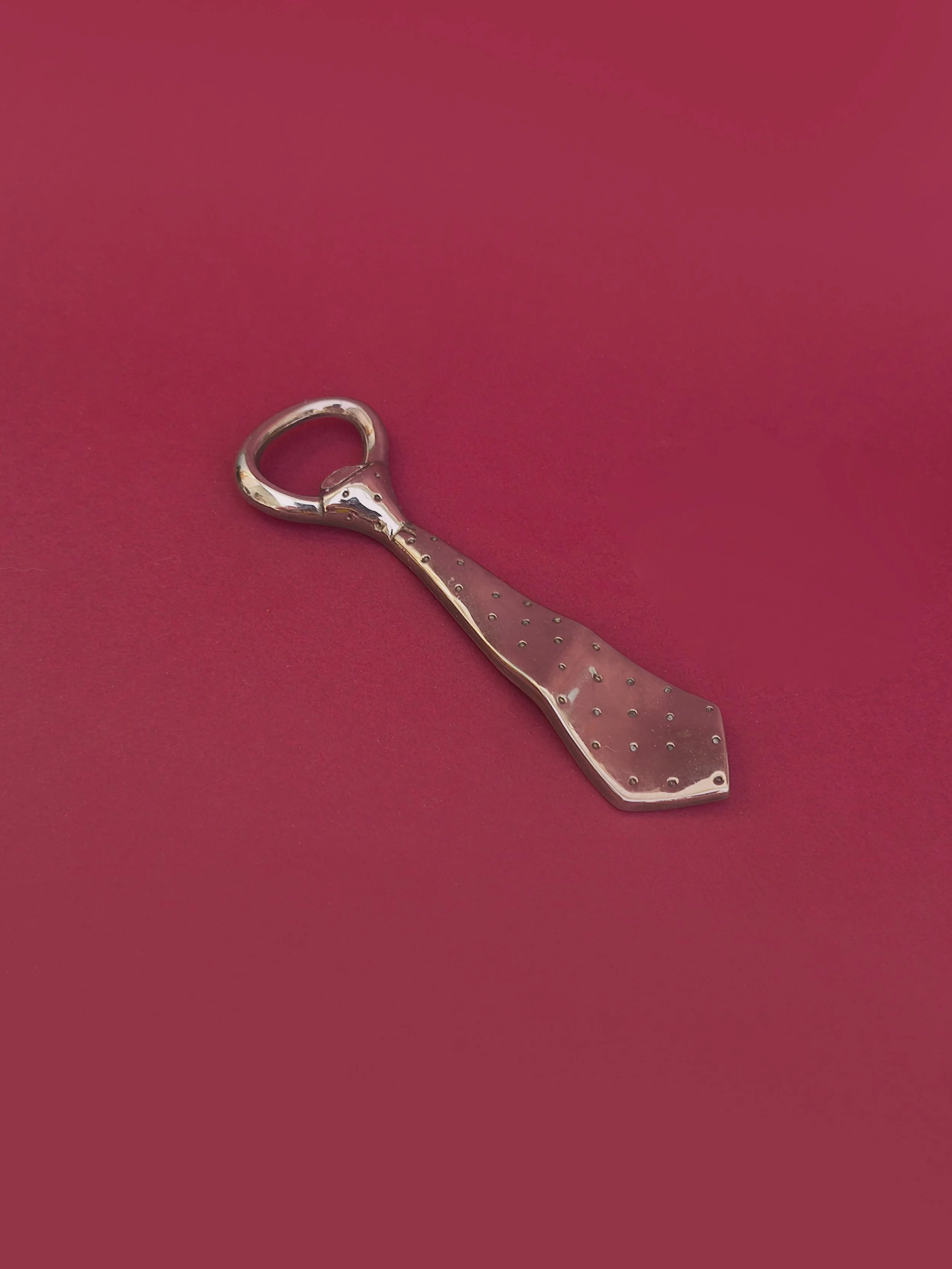 les-objoies-tie-bottle-opener-1.jpg
