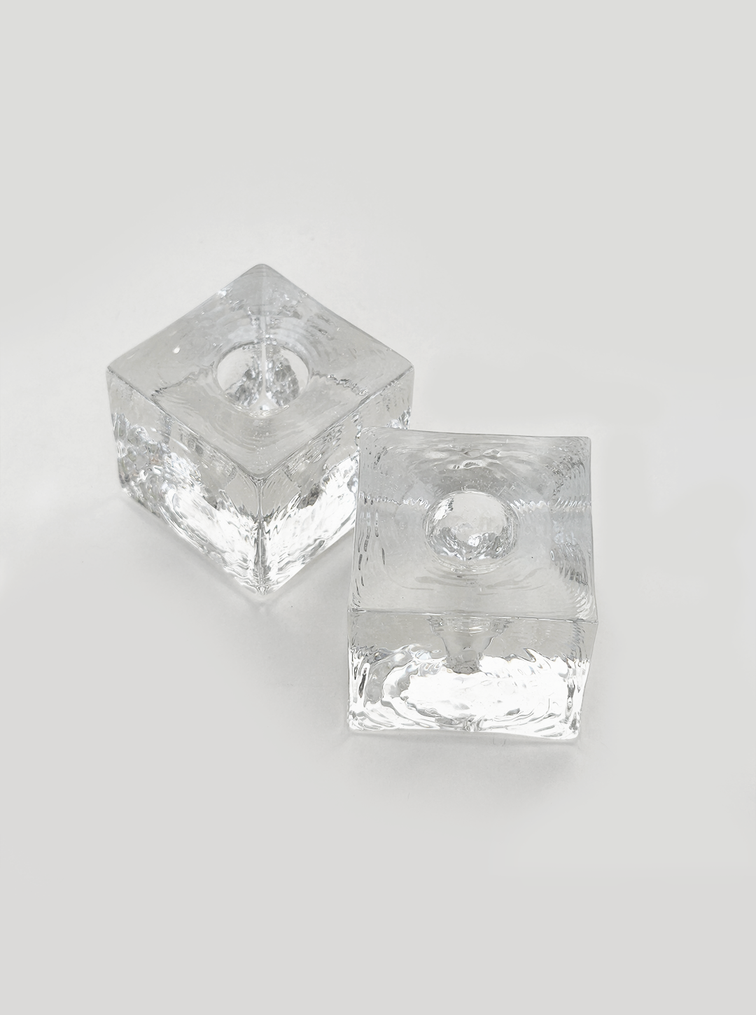 les-objoies-ice-cube-candle-glass-holder-4.png