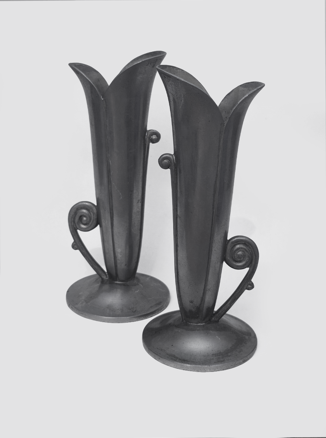 les-objoies-pair-spiral-vases-3.png