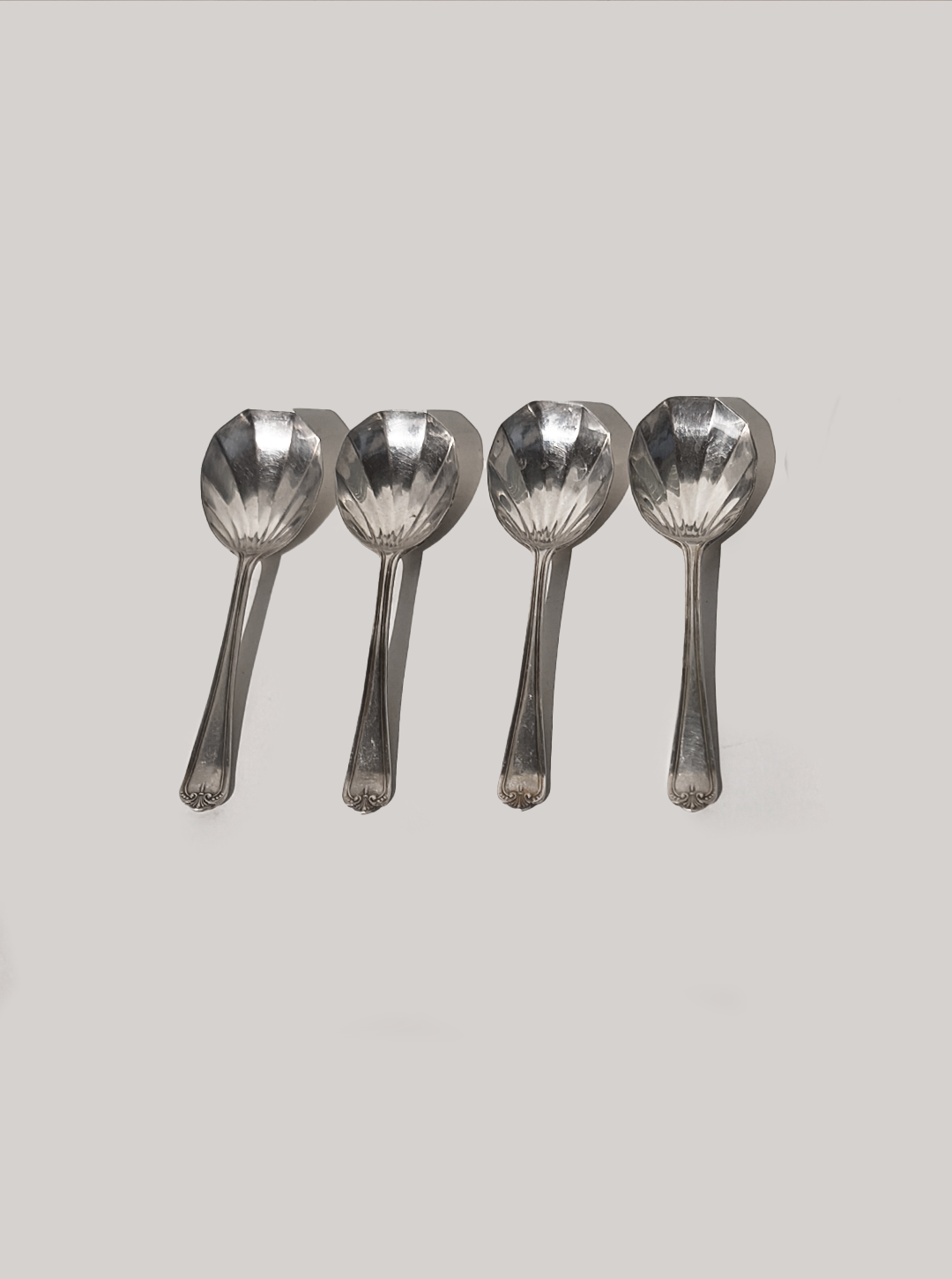 les-objoies-shell-spoon-set-4.png