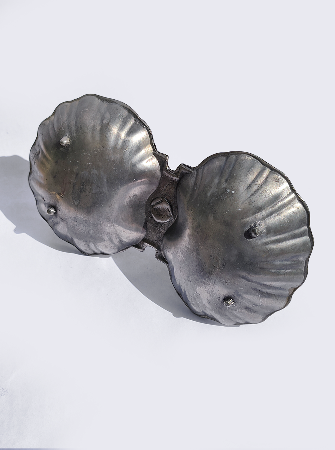 les-objoies-pewter-double-shell-tray-4.png