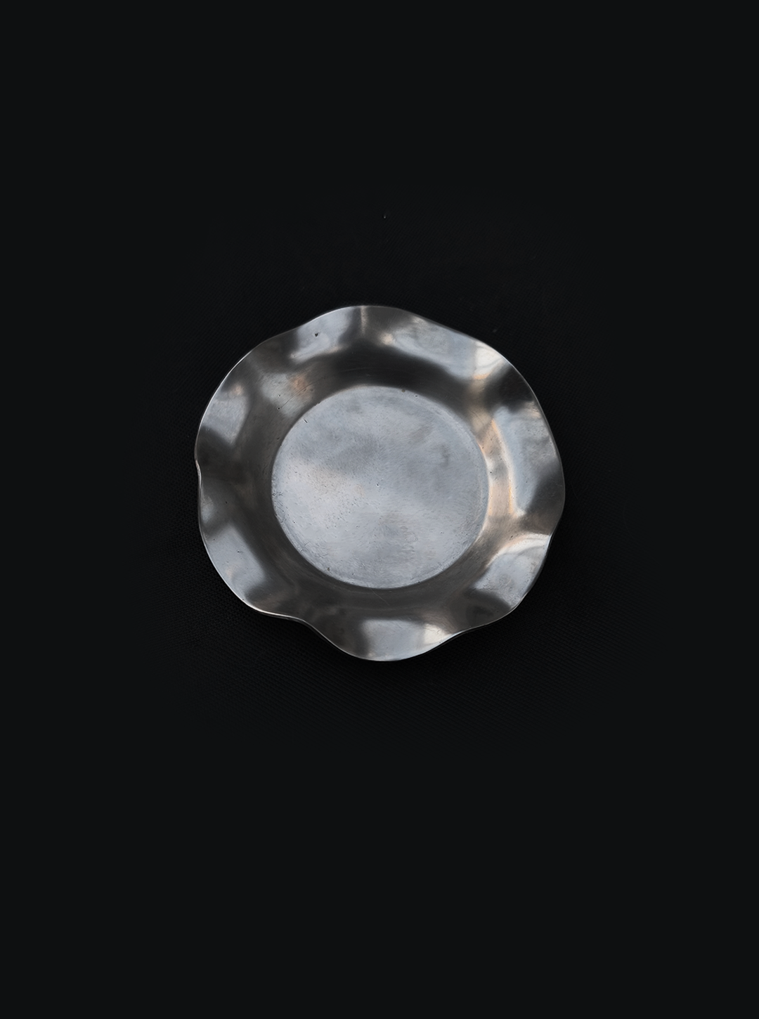 les-objoies-wavy-metal-ashtray.png