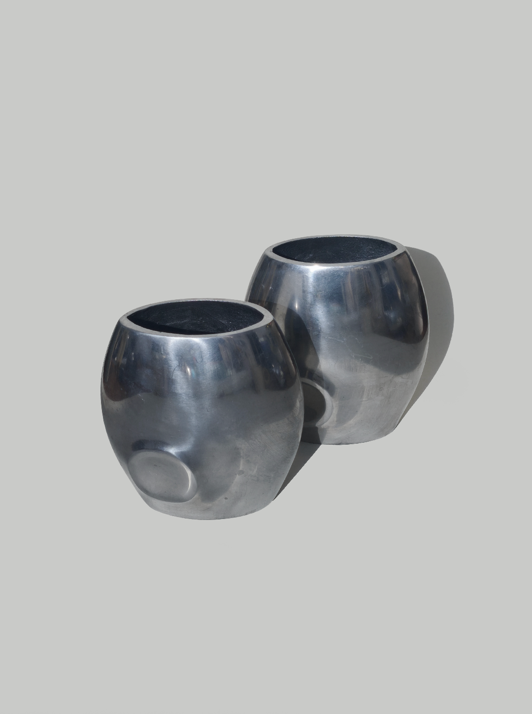 les-objoies-pair-modern-small-vases-11.png