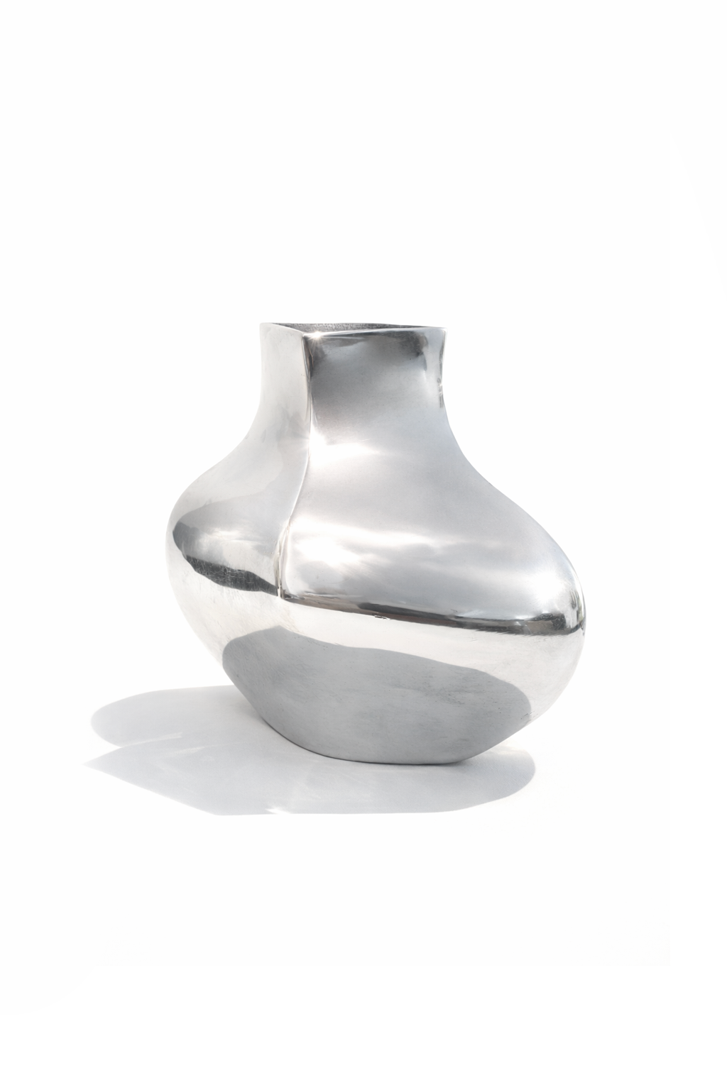 les-objoies-modern-vase-5.png
