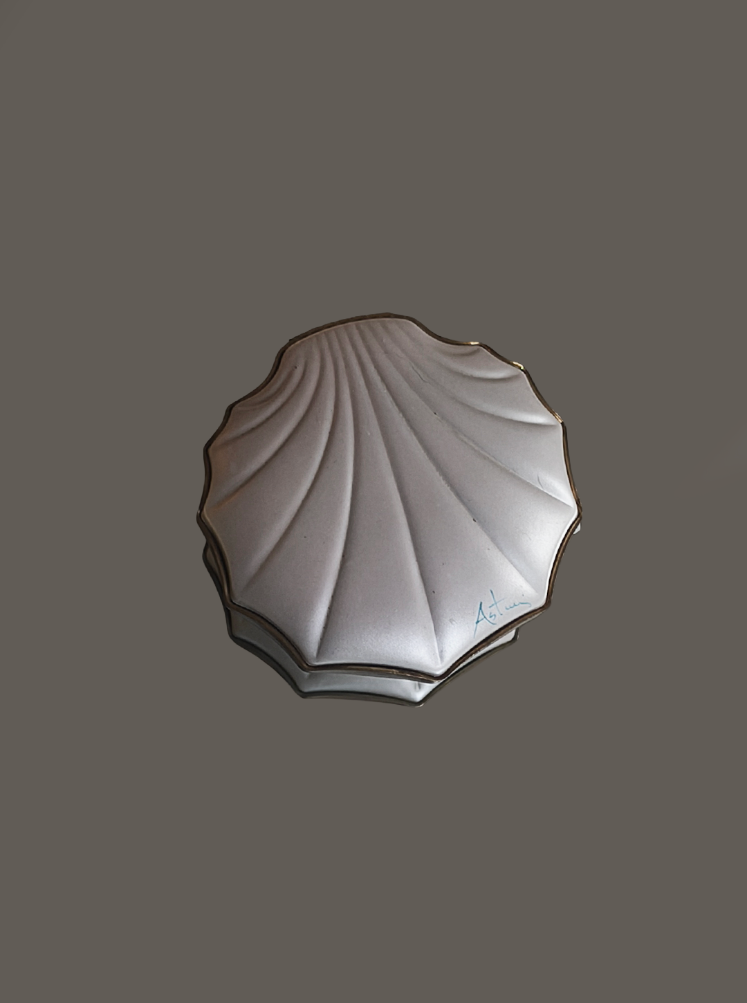 les-objoies-plastic-box-shell-4.png