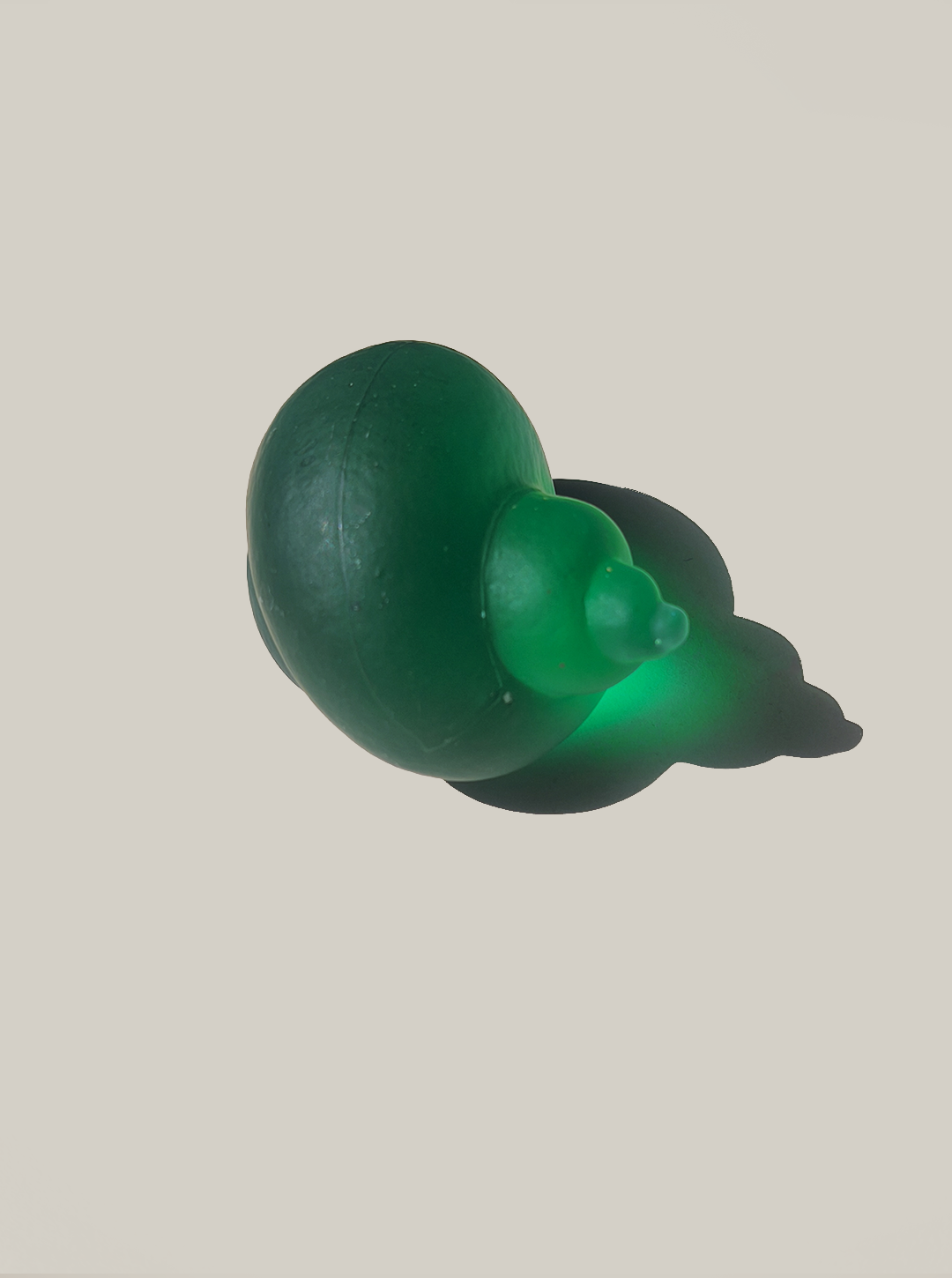 les-objoies-shell-green-glass-sculpture-2.png