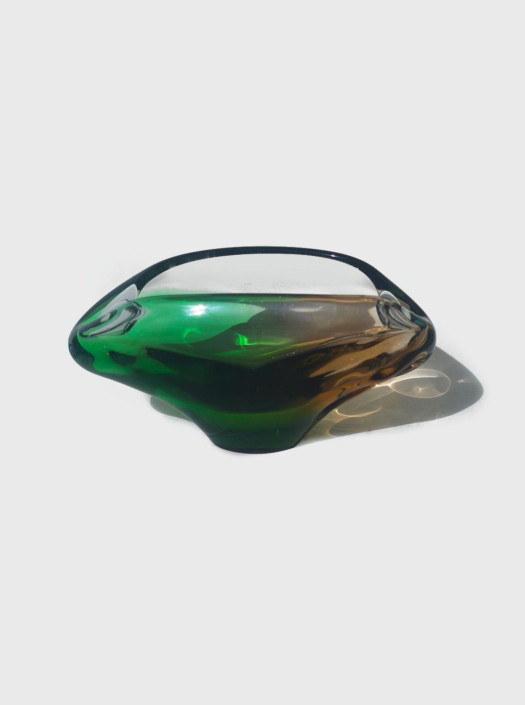 les-objoies-ashtray-murano-green.png
