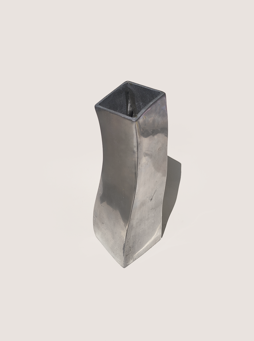 les-objoies-twist-vase-1.png