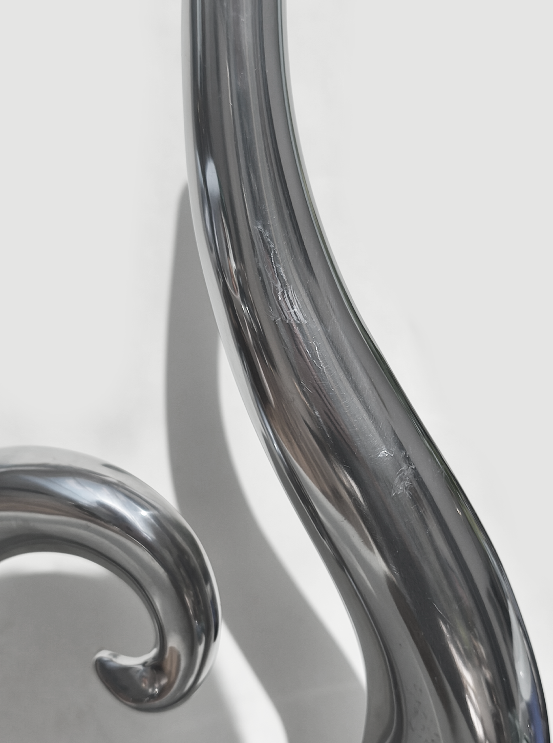 les-objoies-spiral-vase-large-2.png