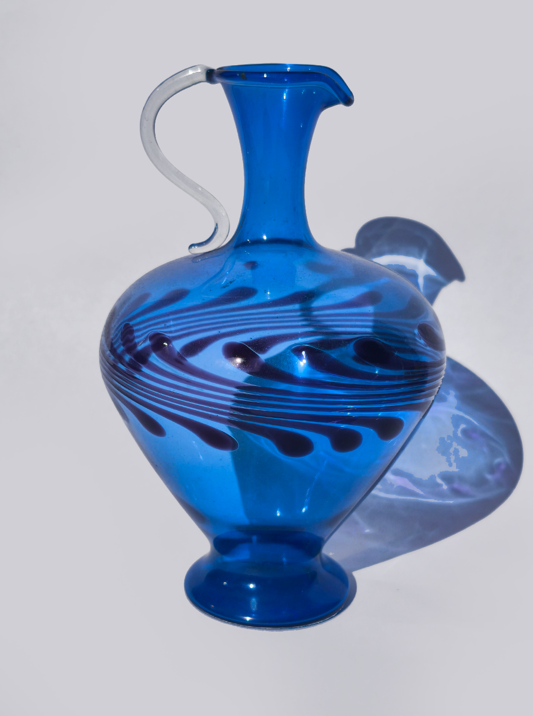 les-objoies-blue-vase-glass-2.png