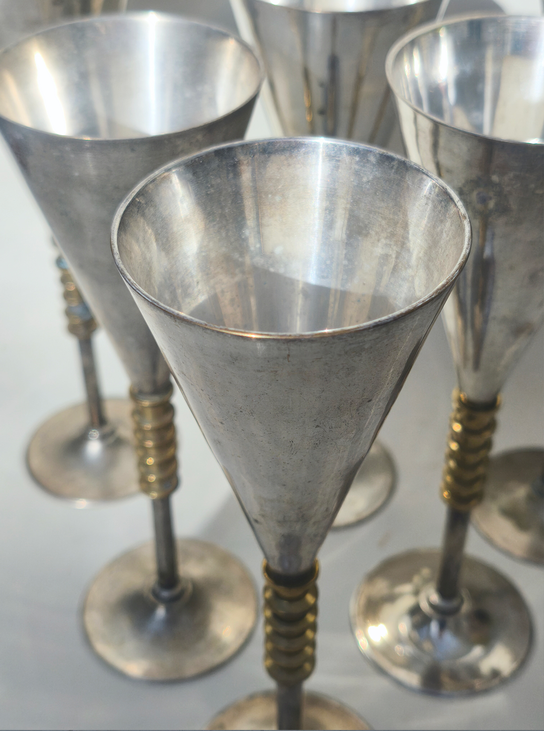 les-objoies-champages-cups-brass-3.png