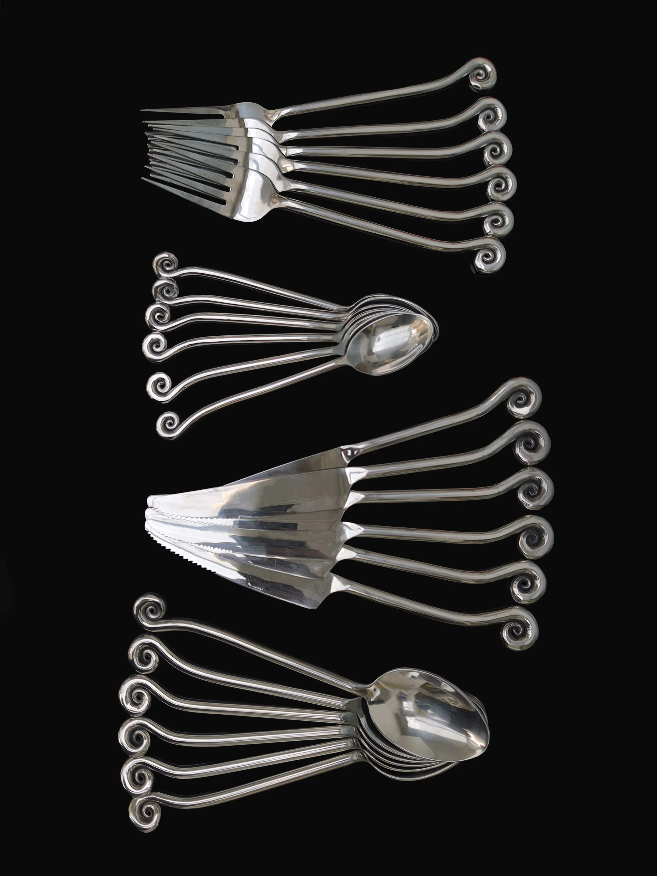 les-objoies-spiral-cutlery-set-2.jpg