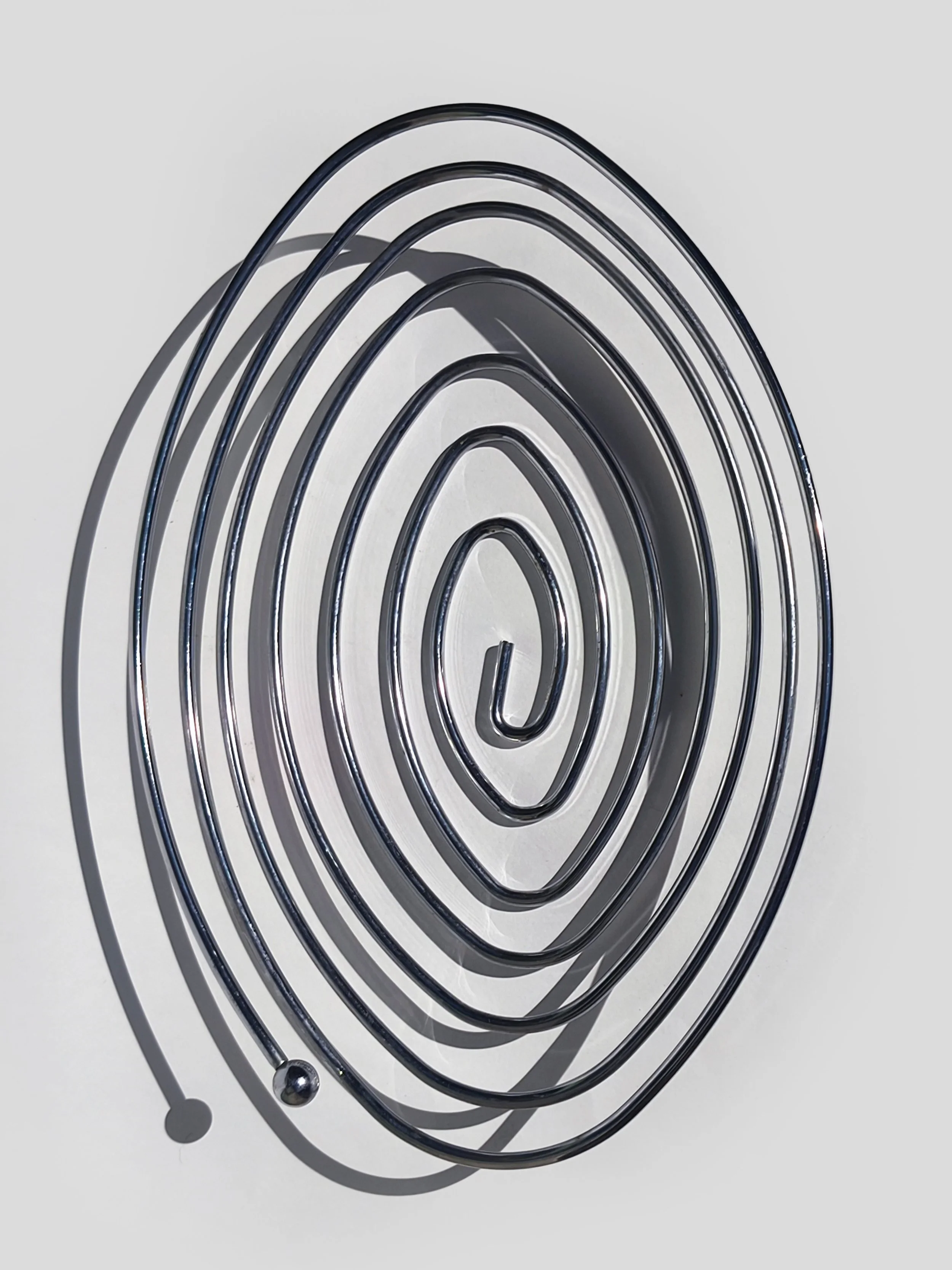les-objoies-fruit-spiral-basket-steel-2.jpg