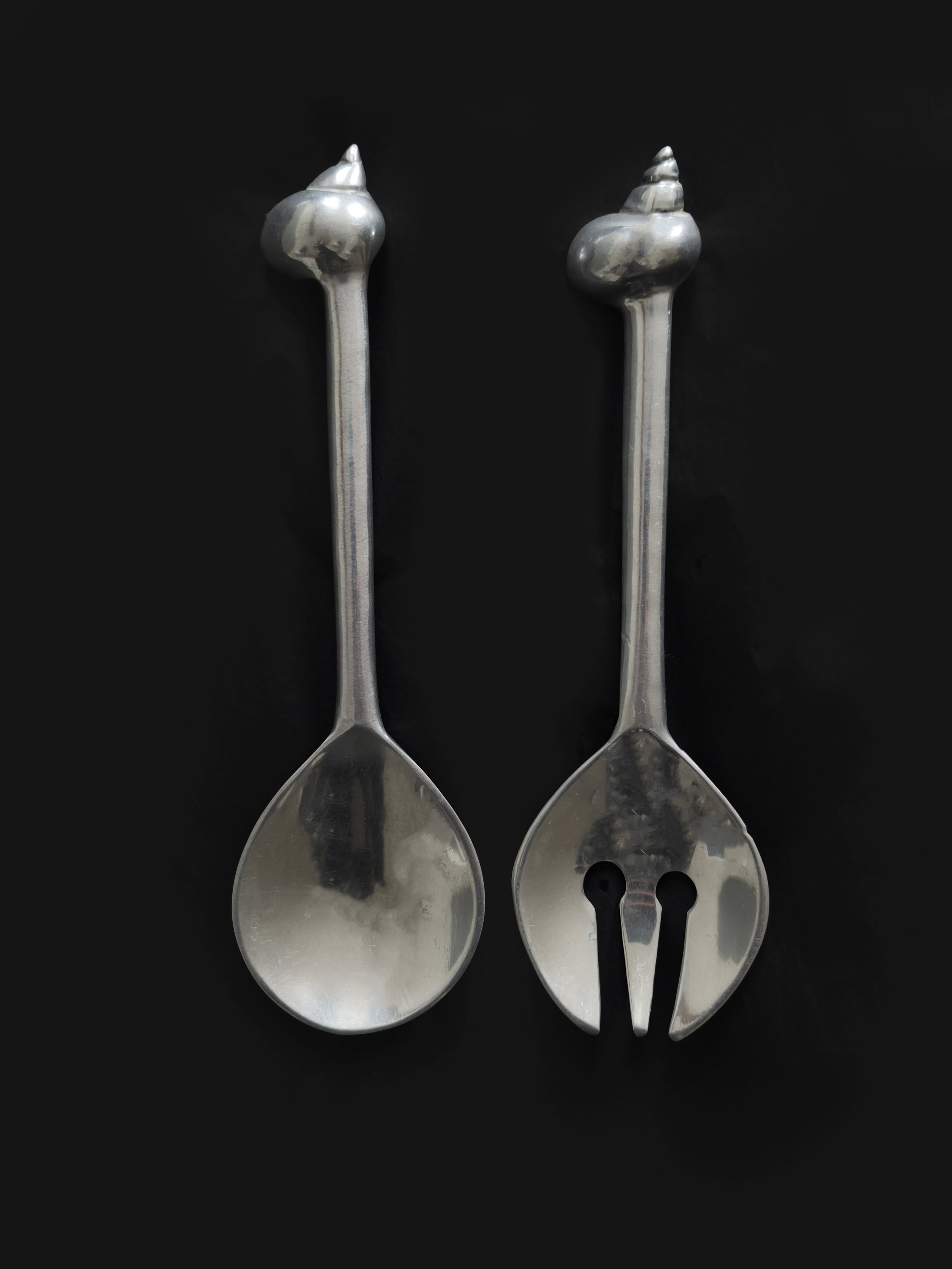 les-objoies-shell-salad-servers-2.jpg