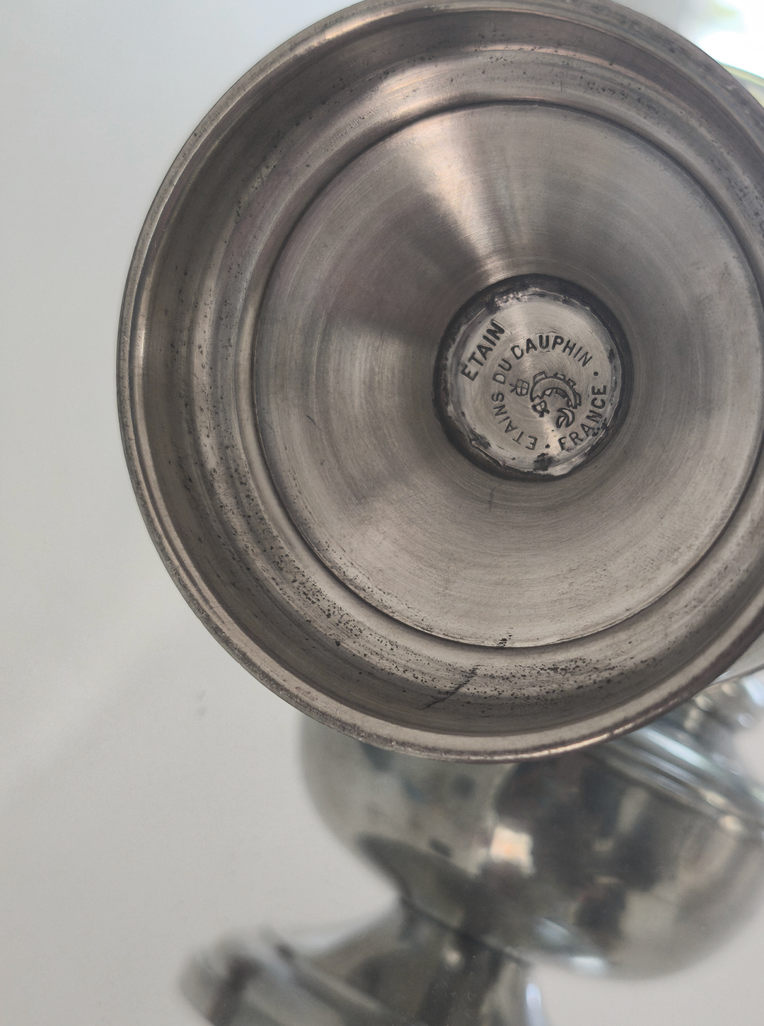 les-objoies-pewter-lighter-4.png
