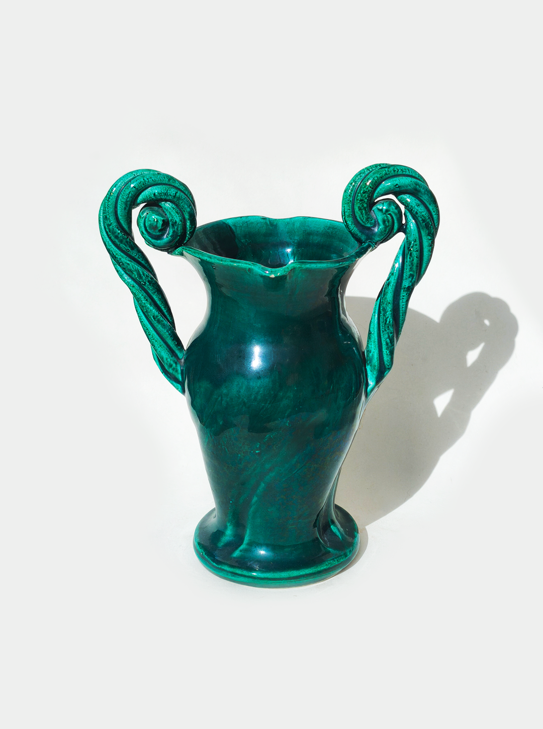 les-objoies-vas-green-spiral-handles-.png