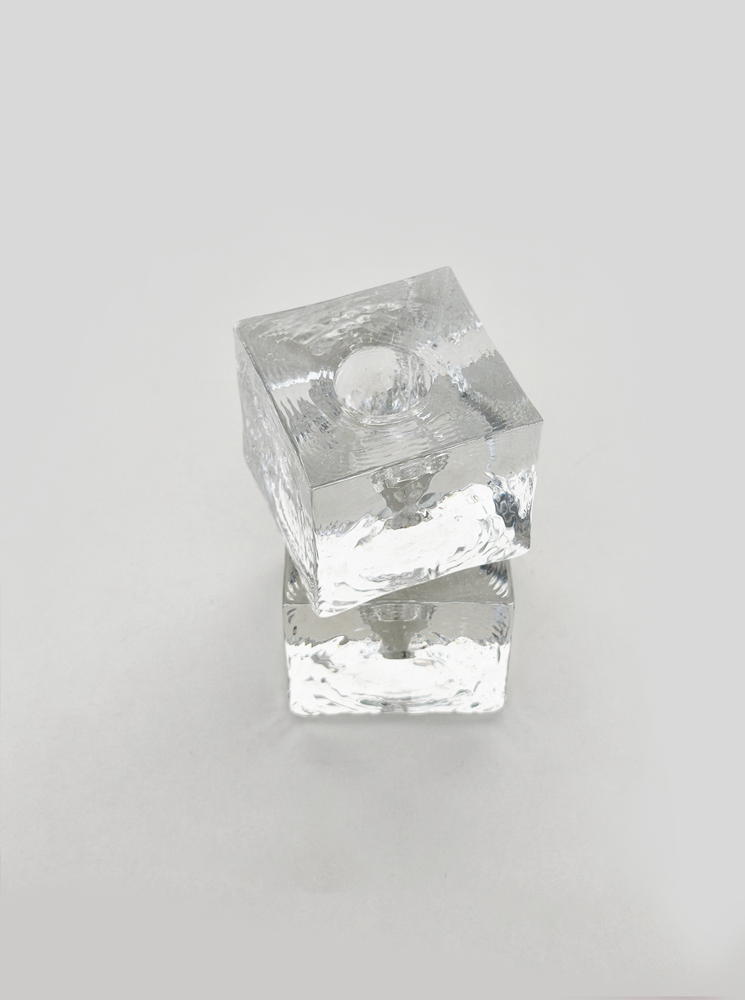 les-objoies-ice-cube-candle-glass-holder-5.png