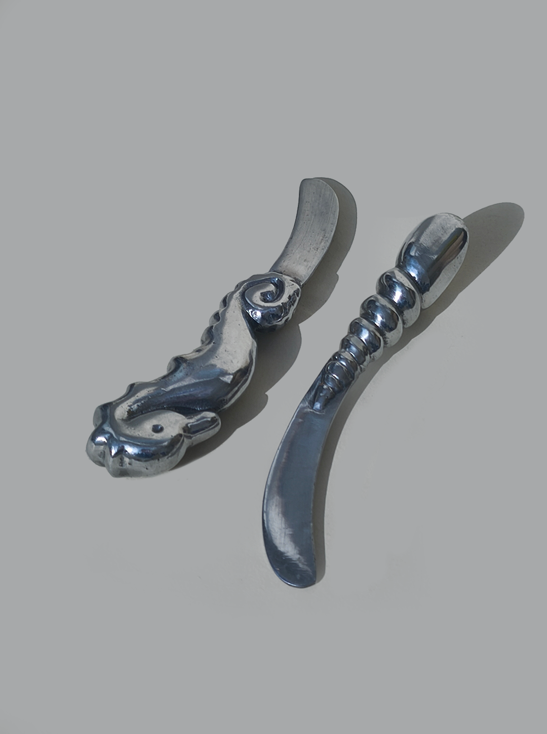 les-objoies-butter-knives-shell-1.png