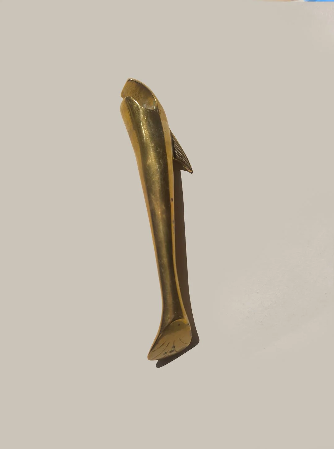 les-objoies-bottle-opener-shark-3.jpg