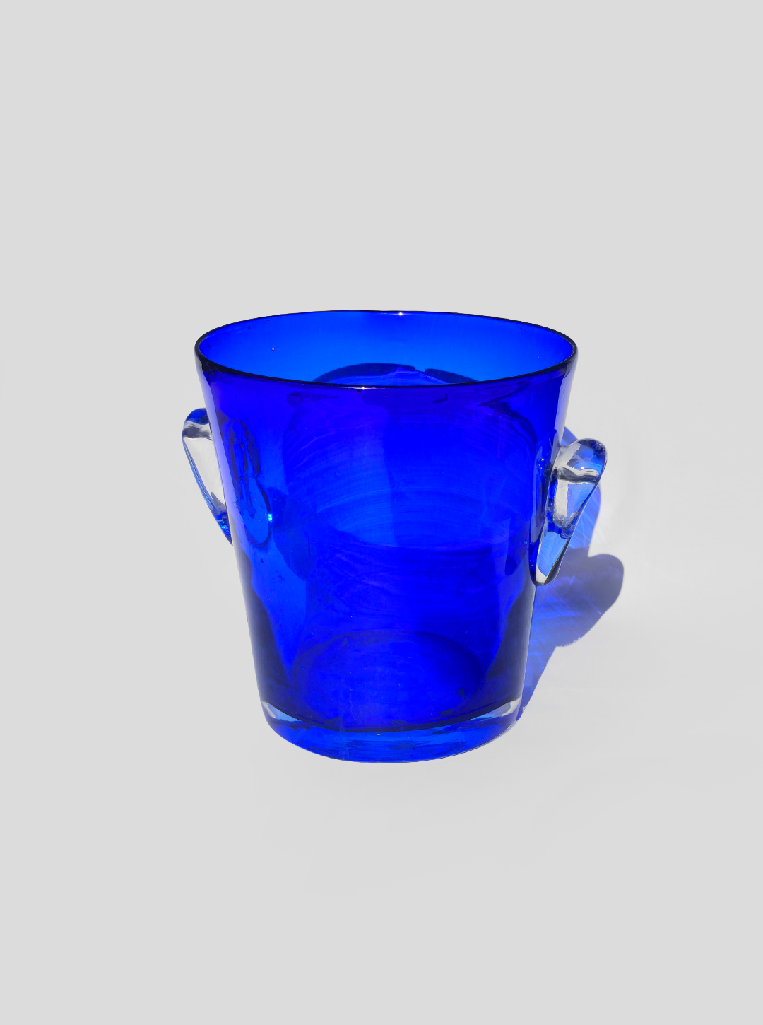 les-objoies-champagne-bucket-glass-blue-2.png