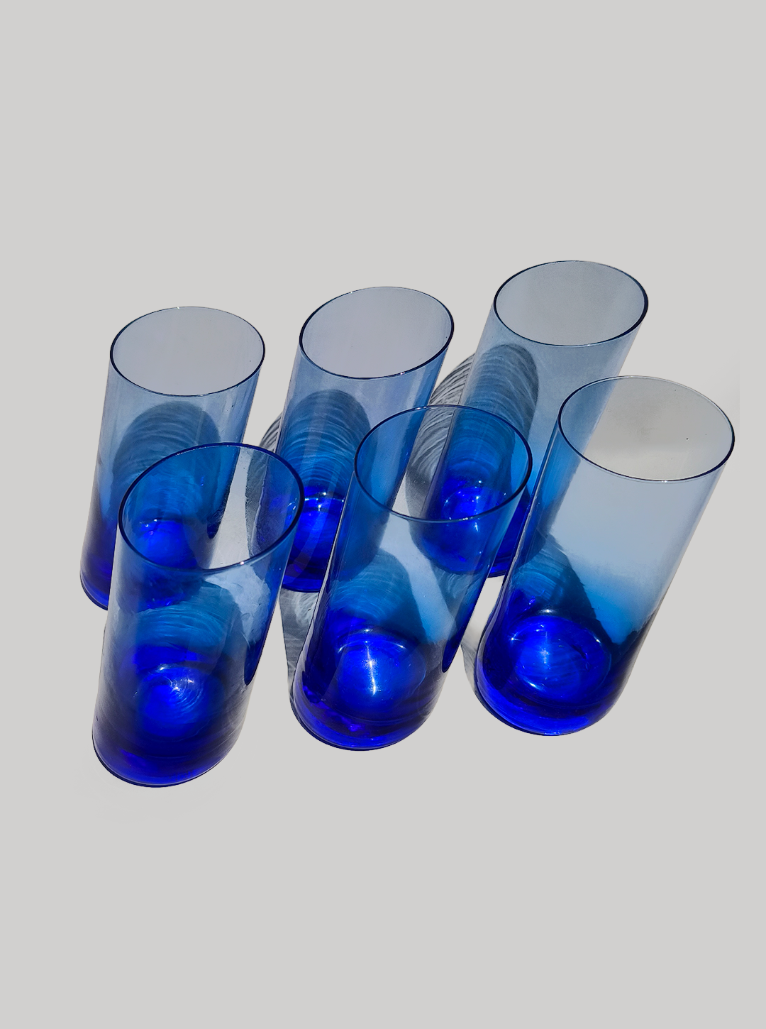 les-objoies-leaning-glasses-blue-3.png