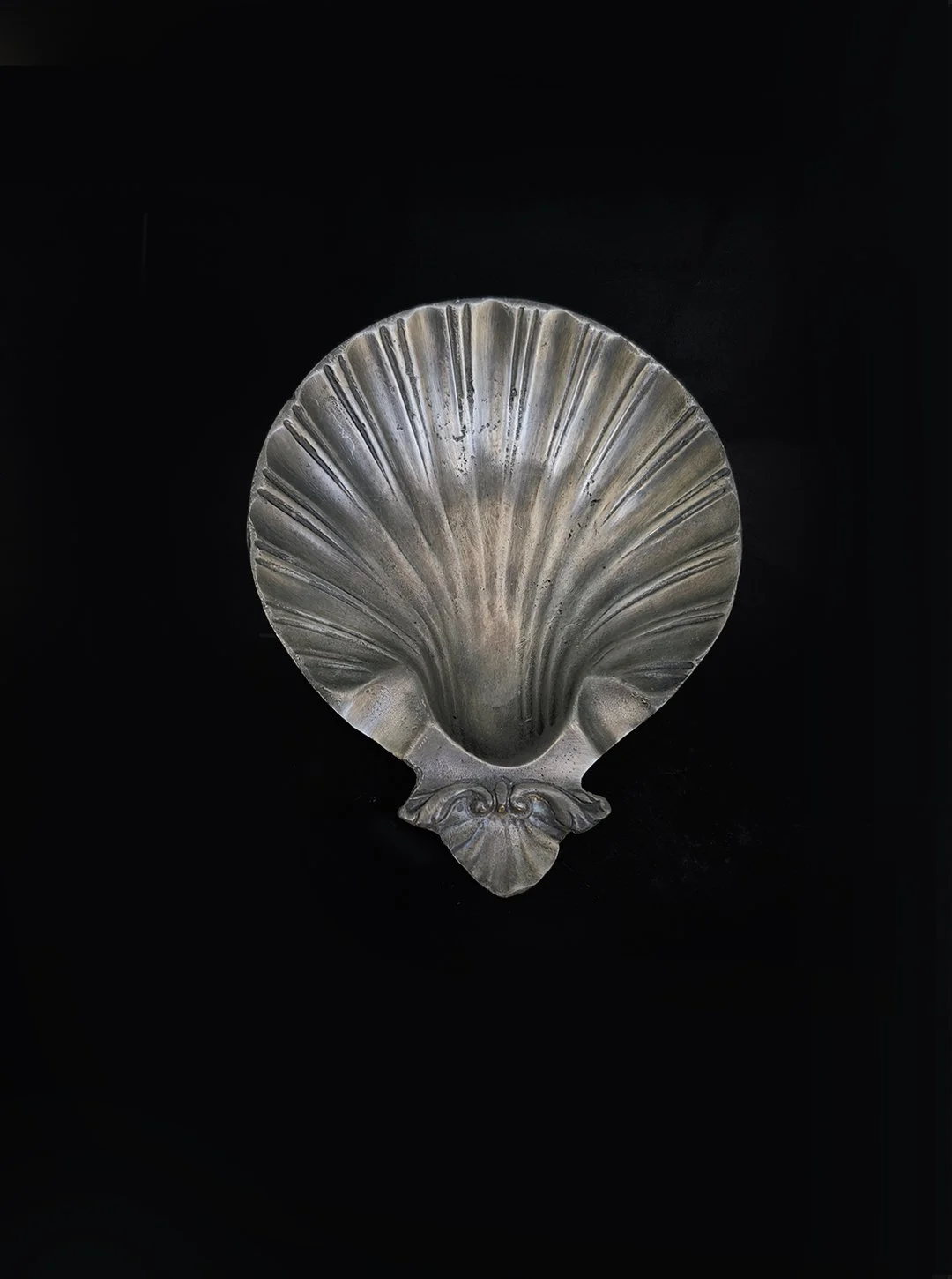 Shell pewter vide-poche