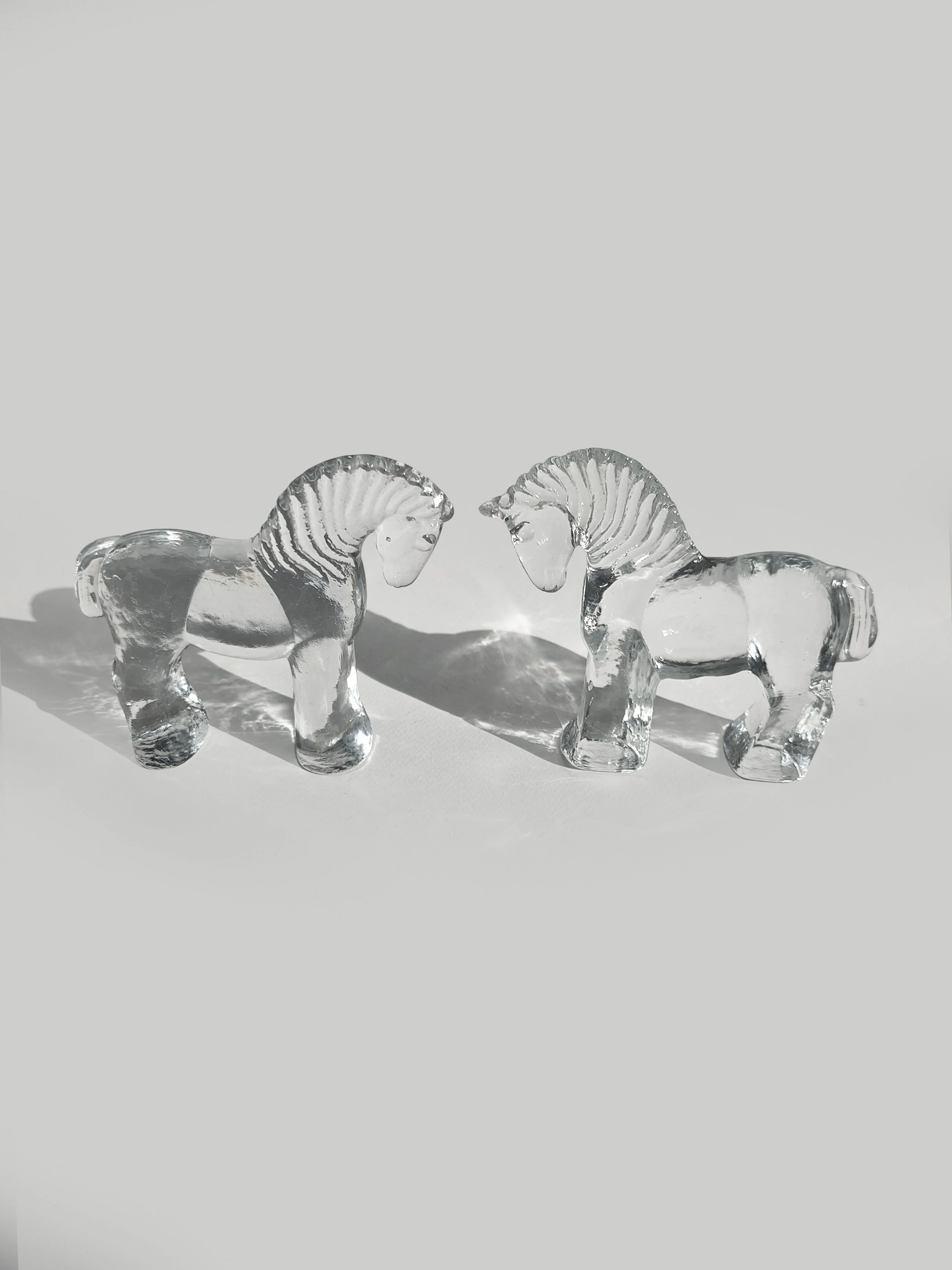 les-objoies-pair-small-glass-horses-1.jpg