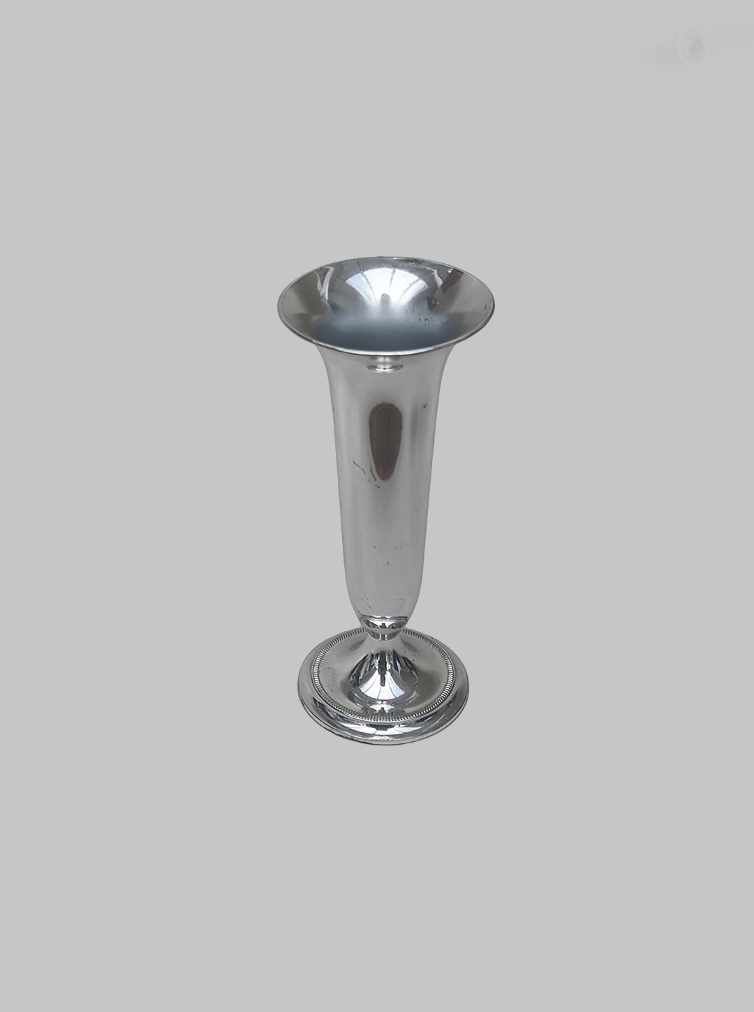 les-objoies-silver-plated-vase-2.png