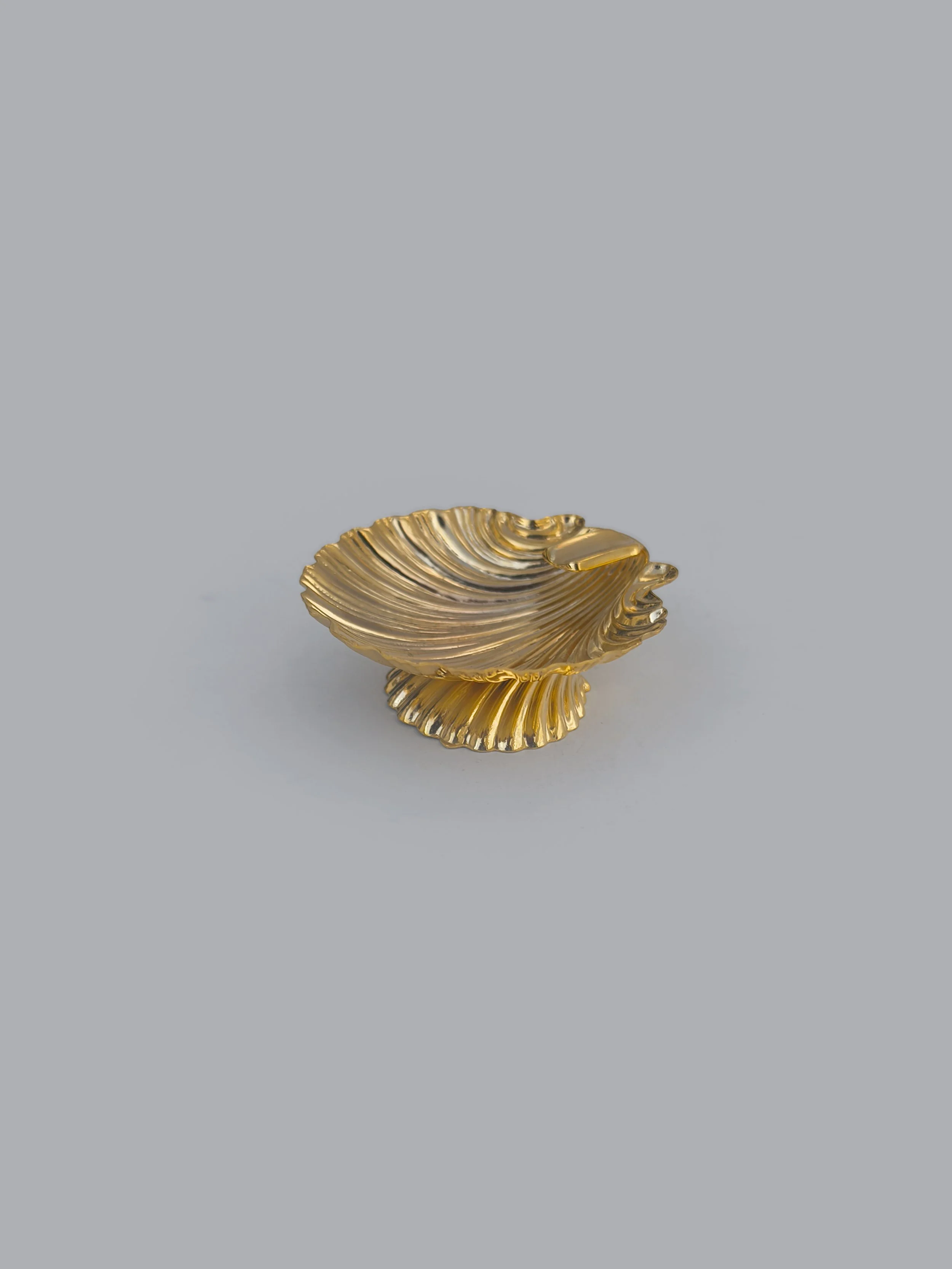Golden Small Shell Ashtray