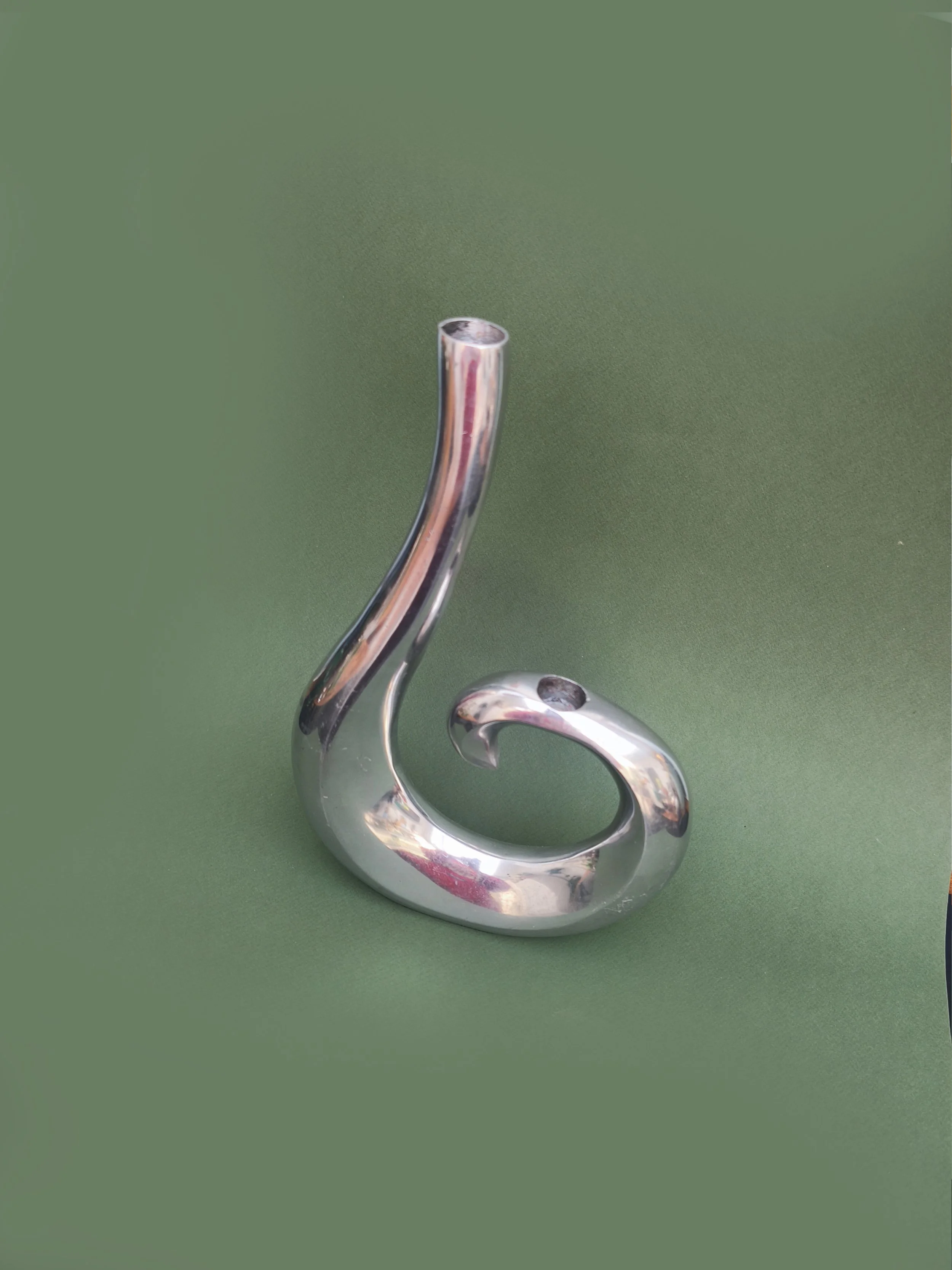 les-objoies-spiral-candle-holder-2.jpg