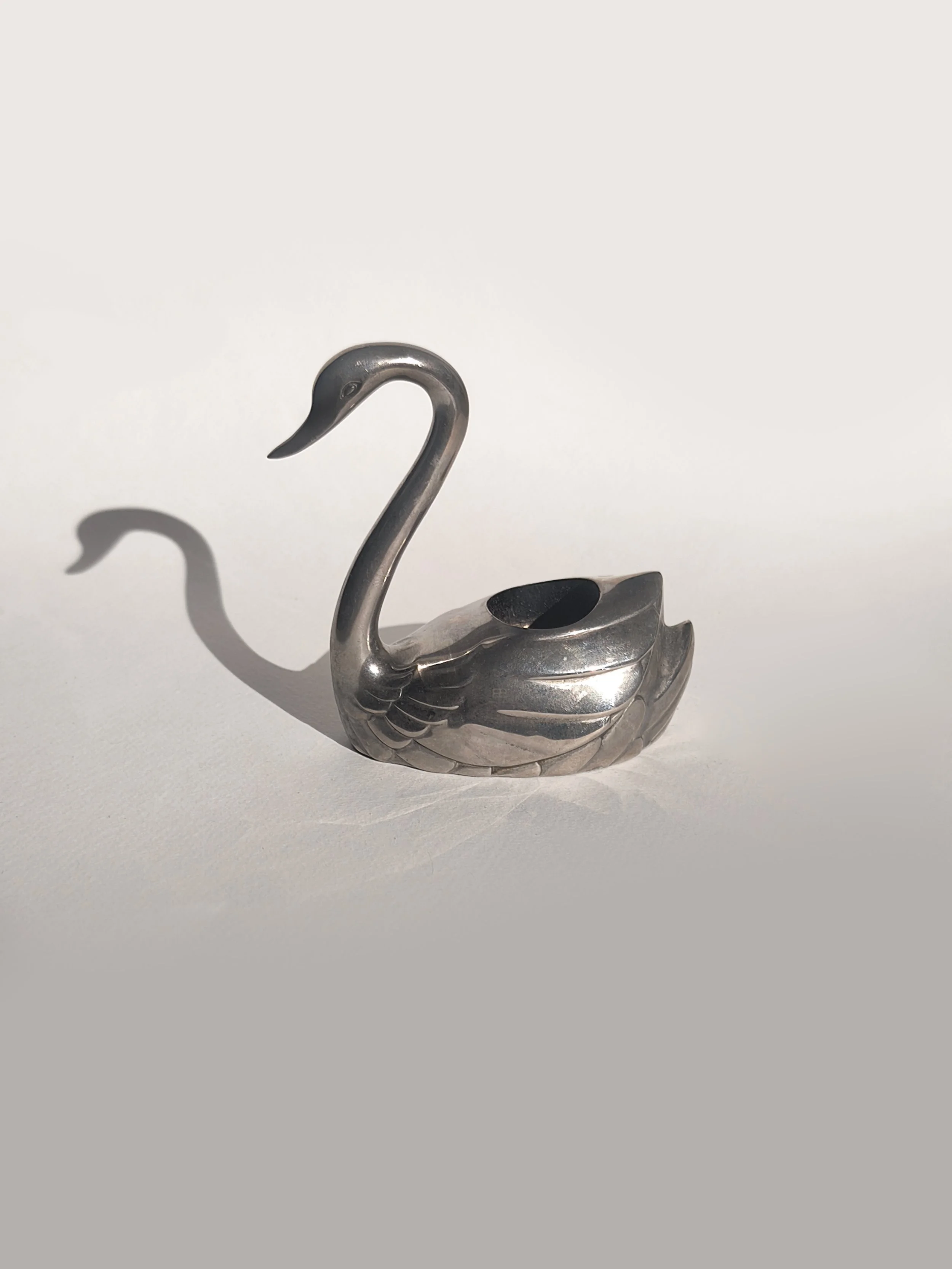 les-objoies-swan-candle-holder.jpg