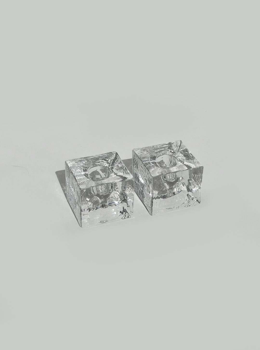 les-objoies-ice-cube-candle-glass-holder-2.png