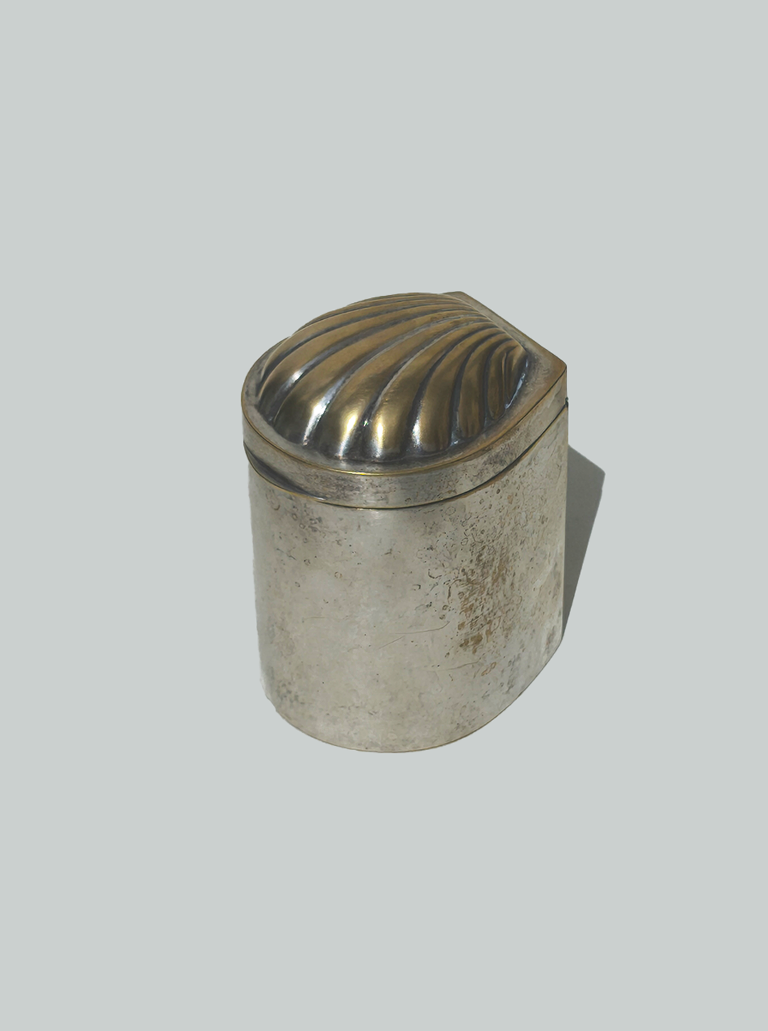 les-objoies-shell-box-brass-silver-3.png