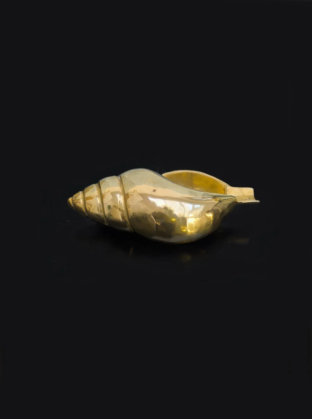 les-objoies-shell-brass-ashtray.jpg