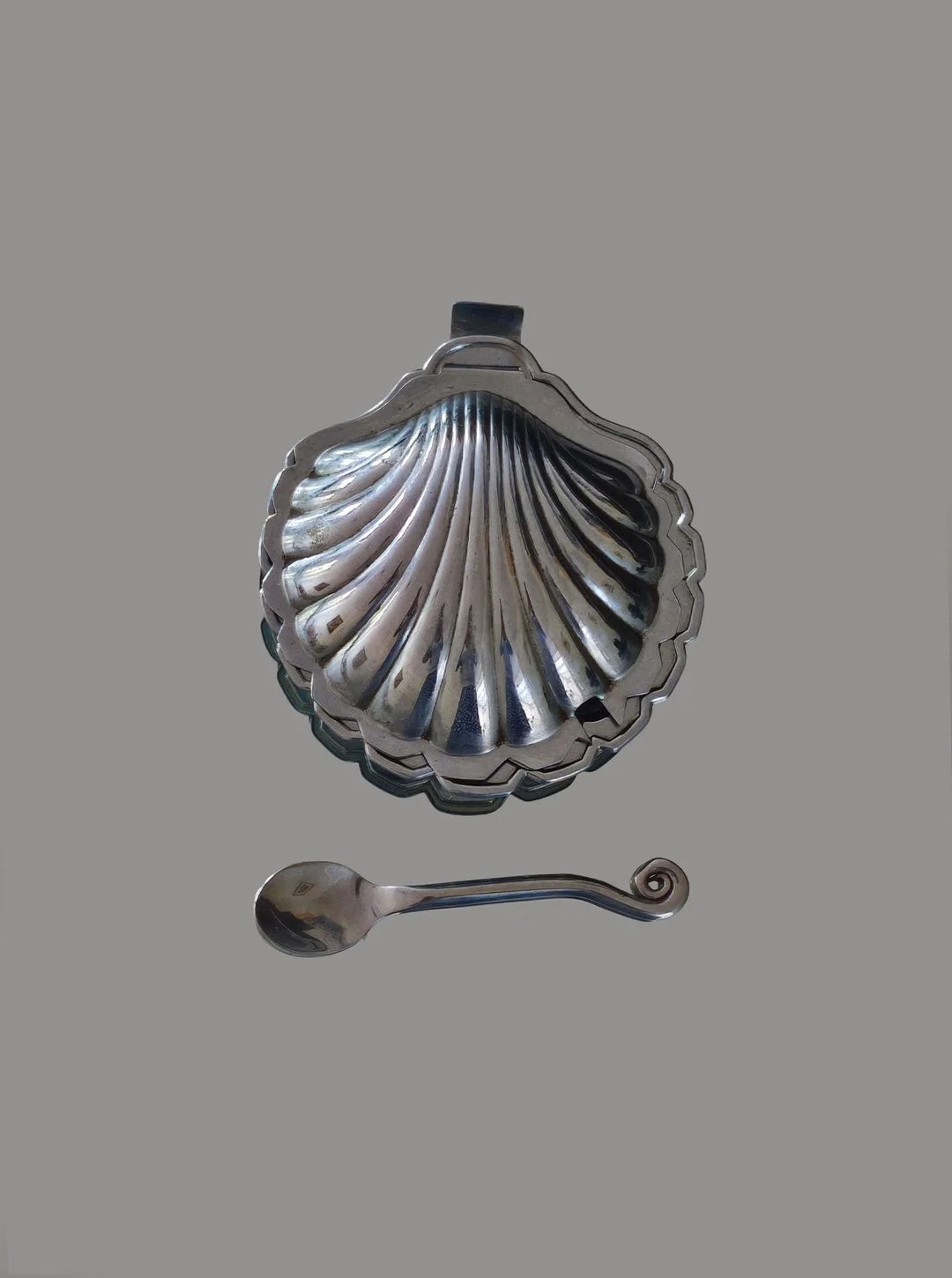 Large Shell Butter Dish