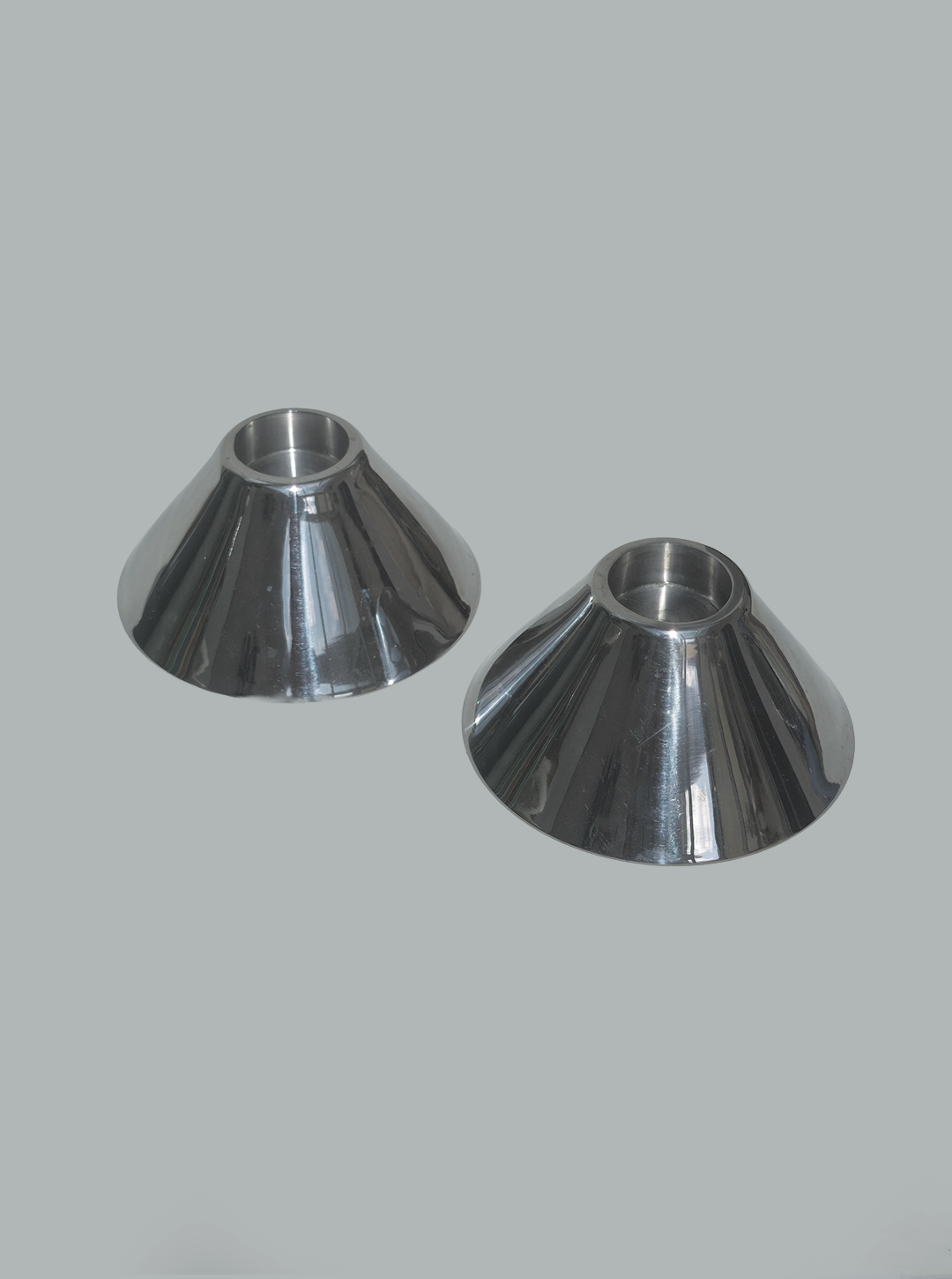 les-objoies-conic-pair-candle-holder-3.png